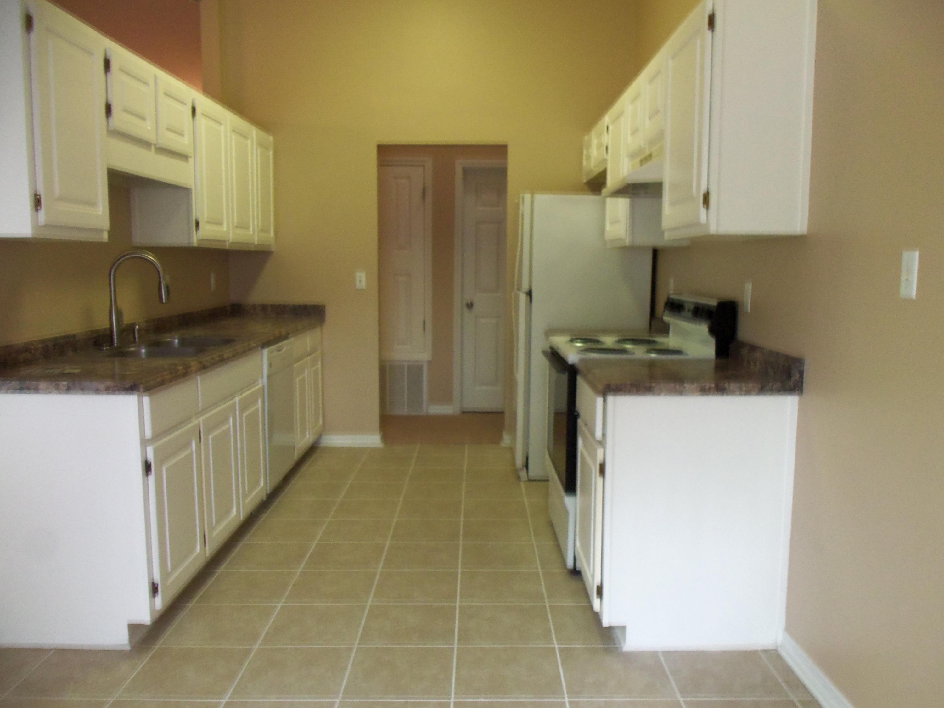 CHEROKEE BEND S/D PH 2 LOT 18 BLOCK 2 - Residential