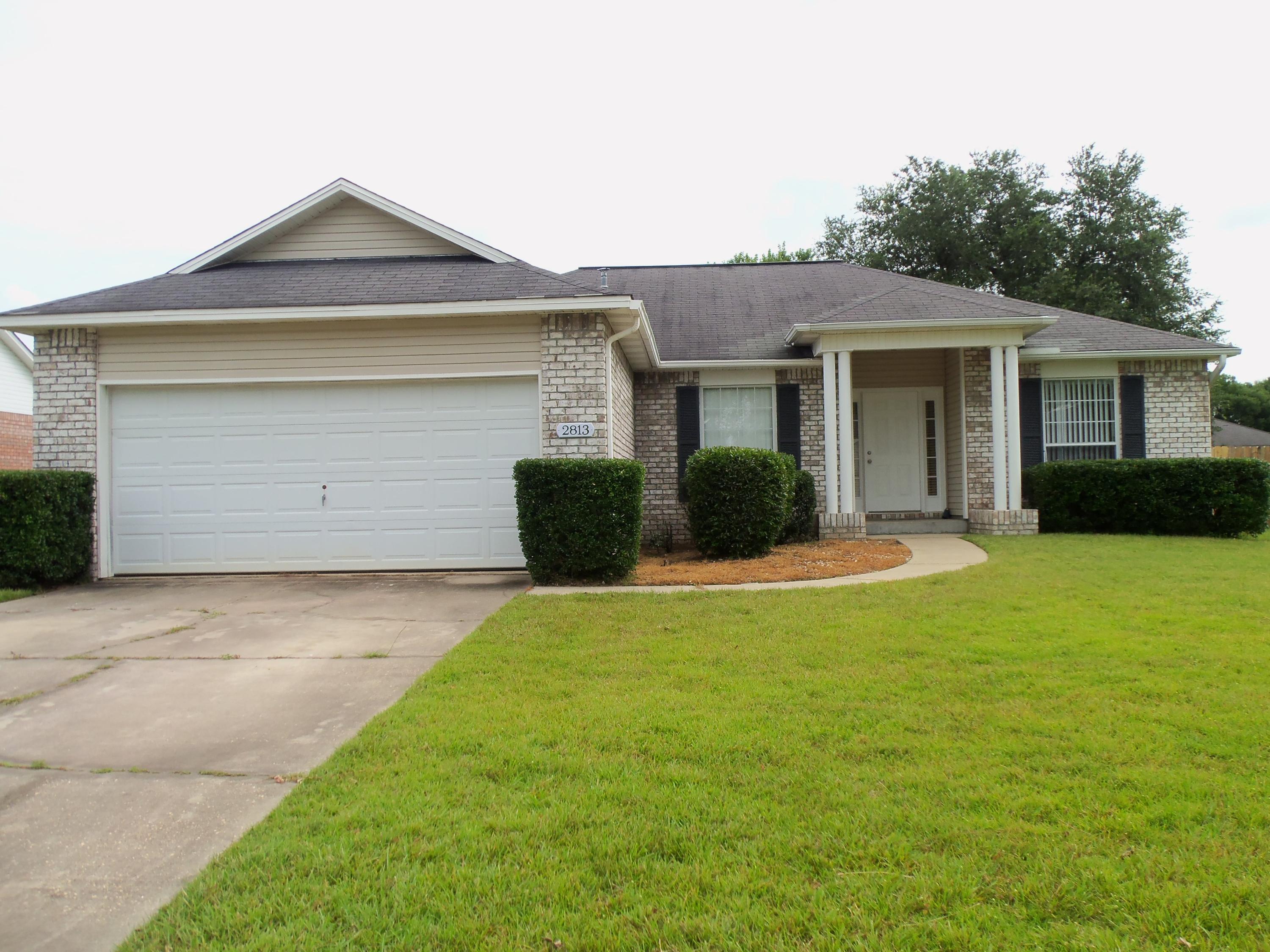 CHEROKEE BEND S/D PH 2 LOT 18 BLOCK 2 - Residential