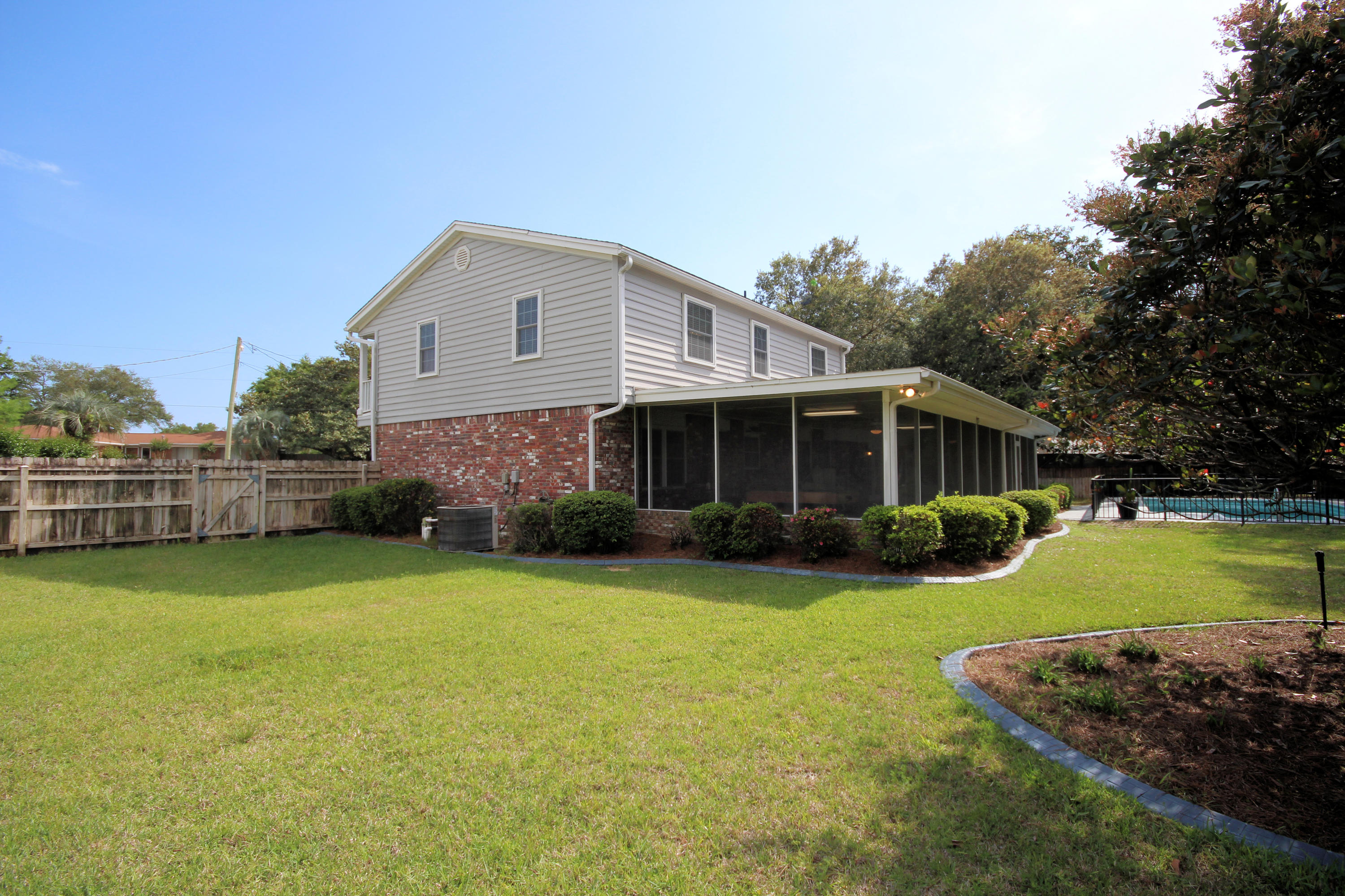 LAKE LORRAINE ESTATES 2 - Residential