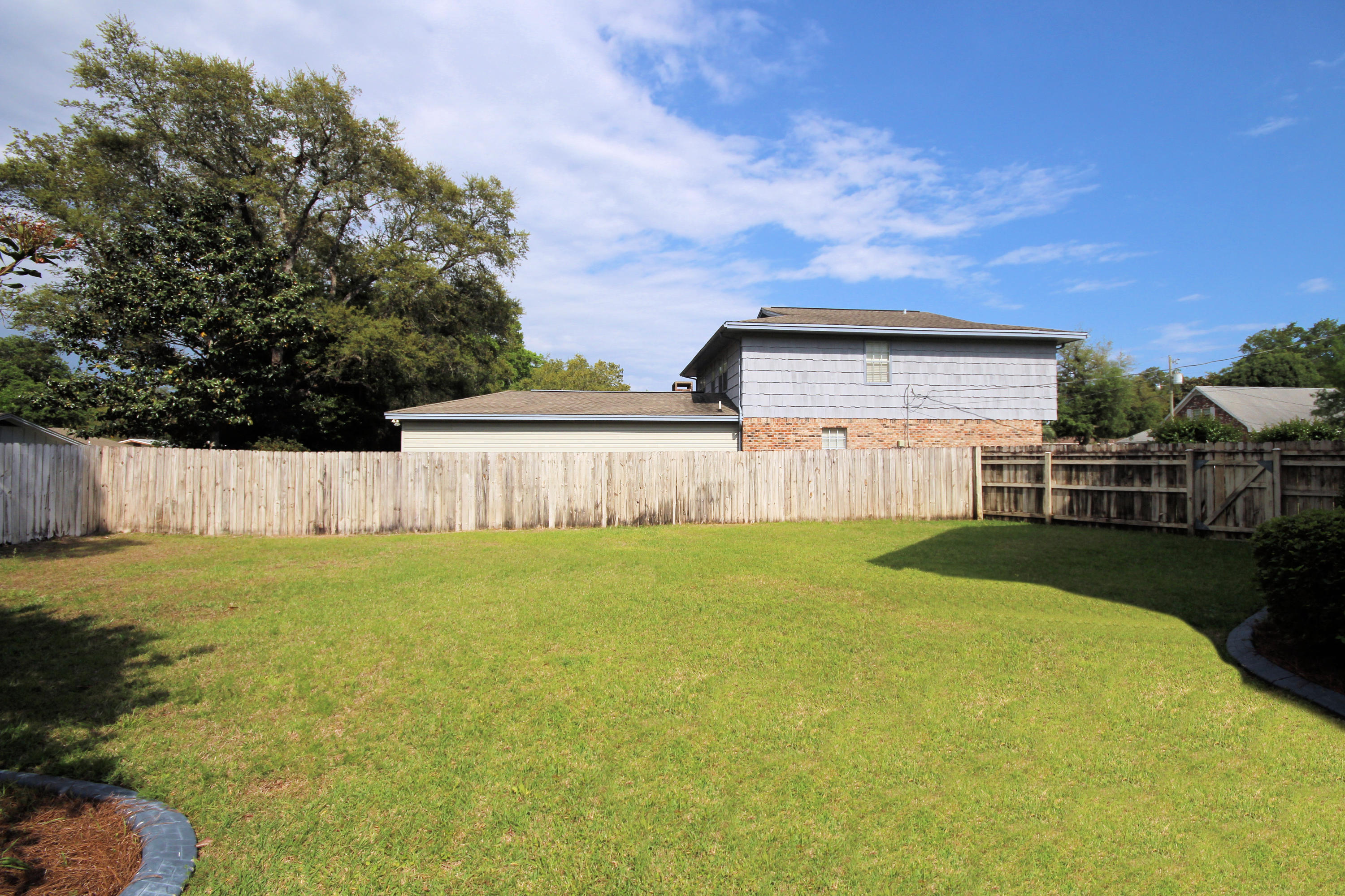 LAKE LORRAINE ESTATES 2 - Residential