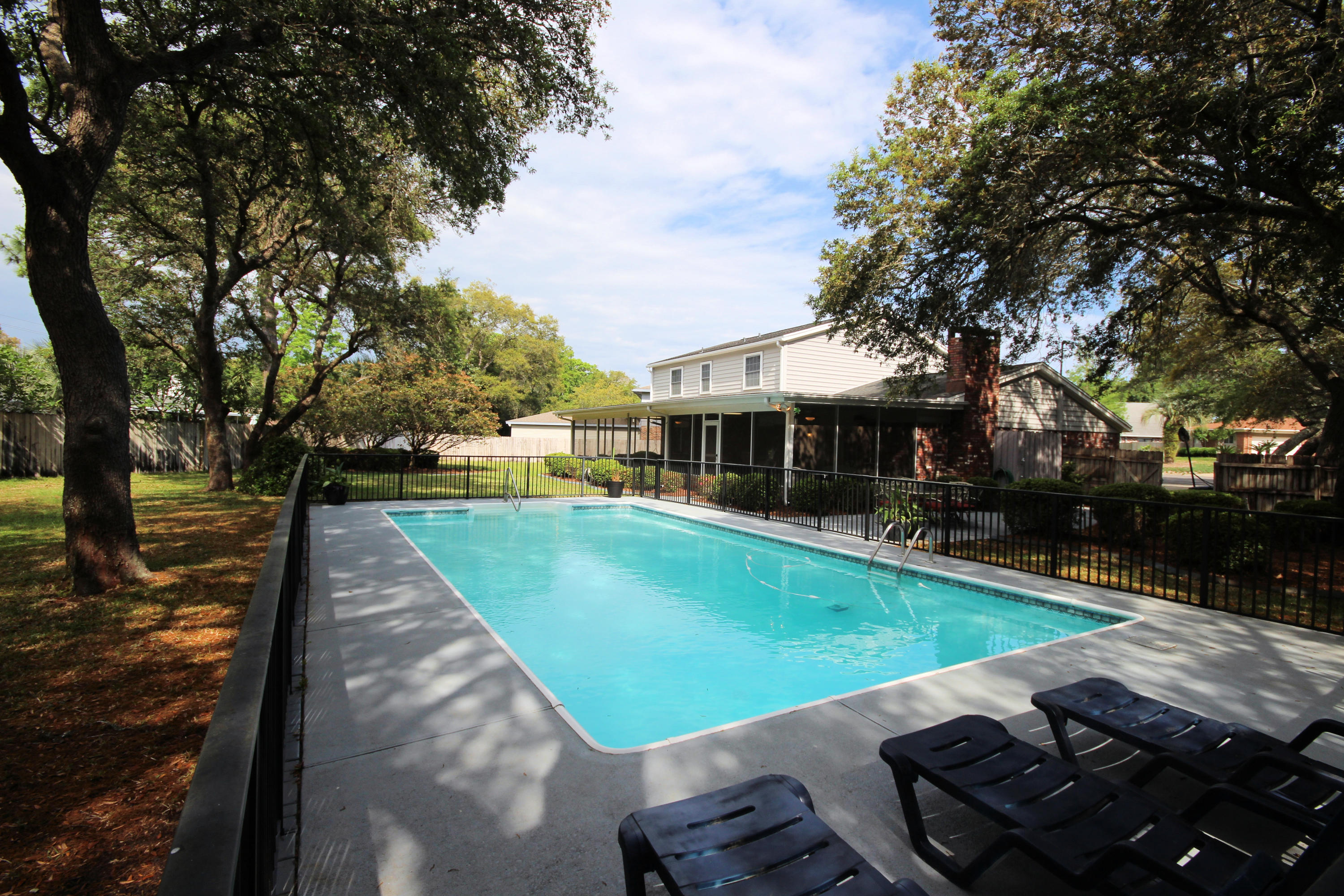 LAKE LORRAINE ESTATES 2 - Residential