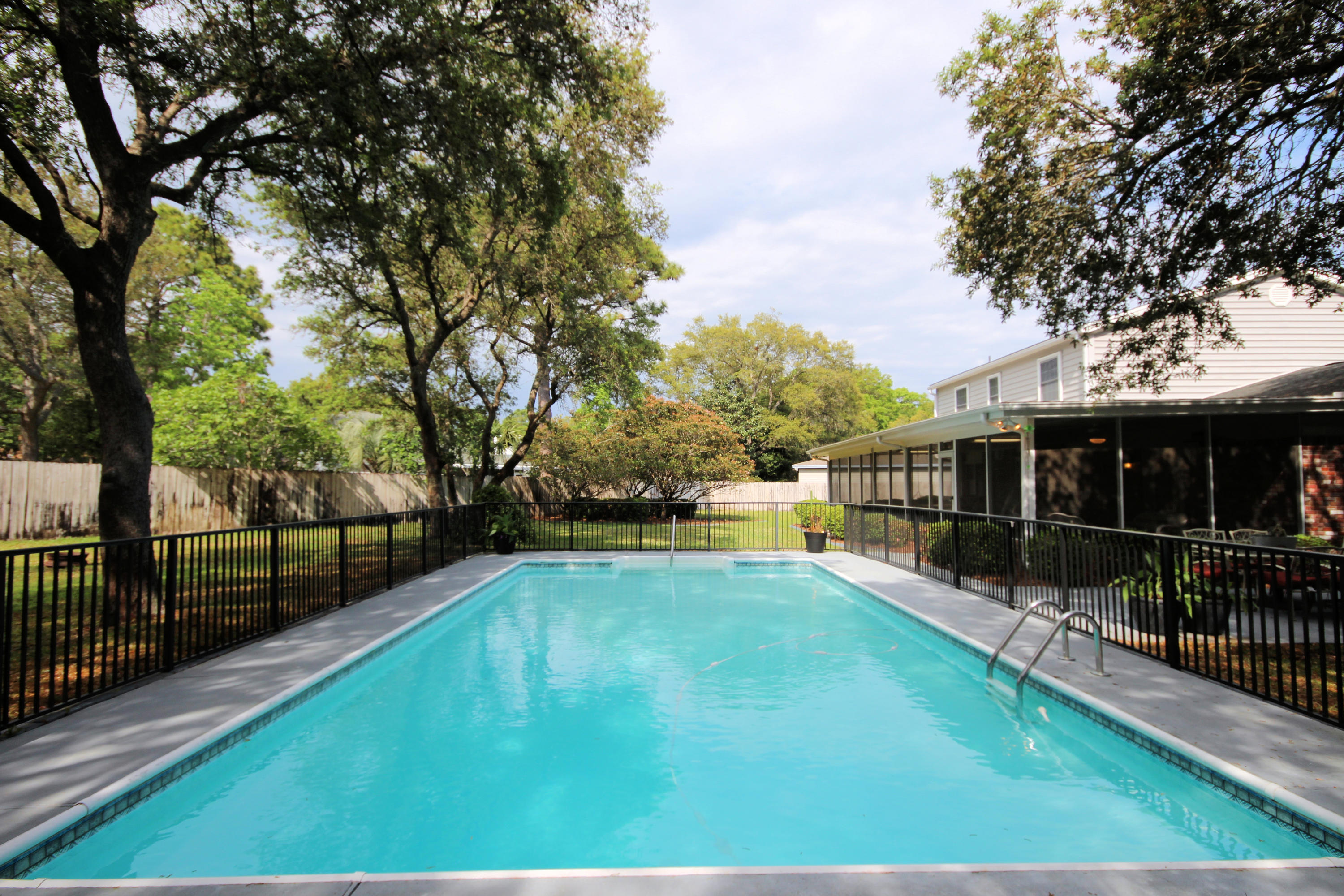 LAKE LORRAINE ESTATES 2 - Residential