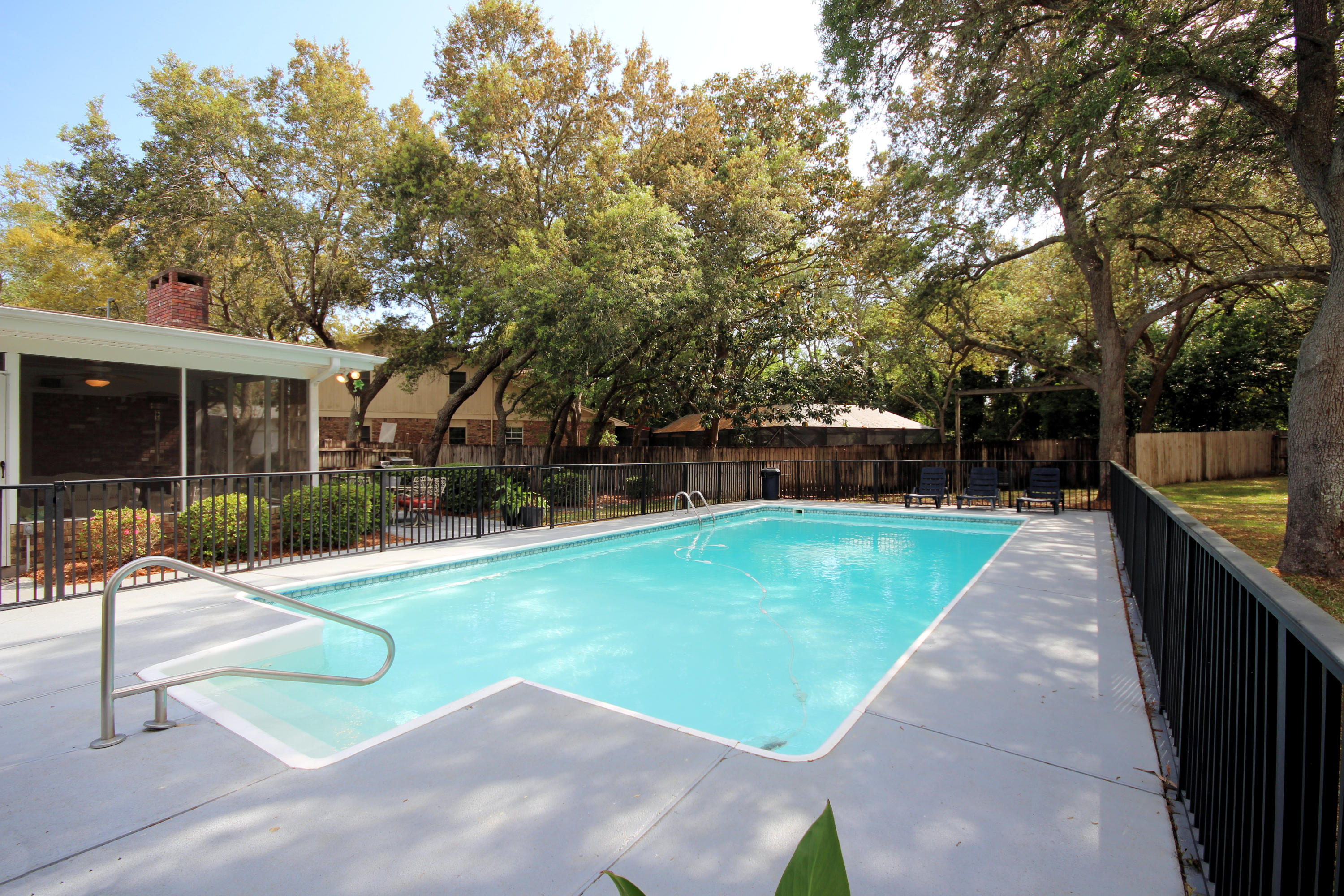 LAKE LORRAINE ESTATES 2 - Residential