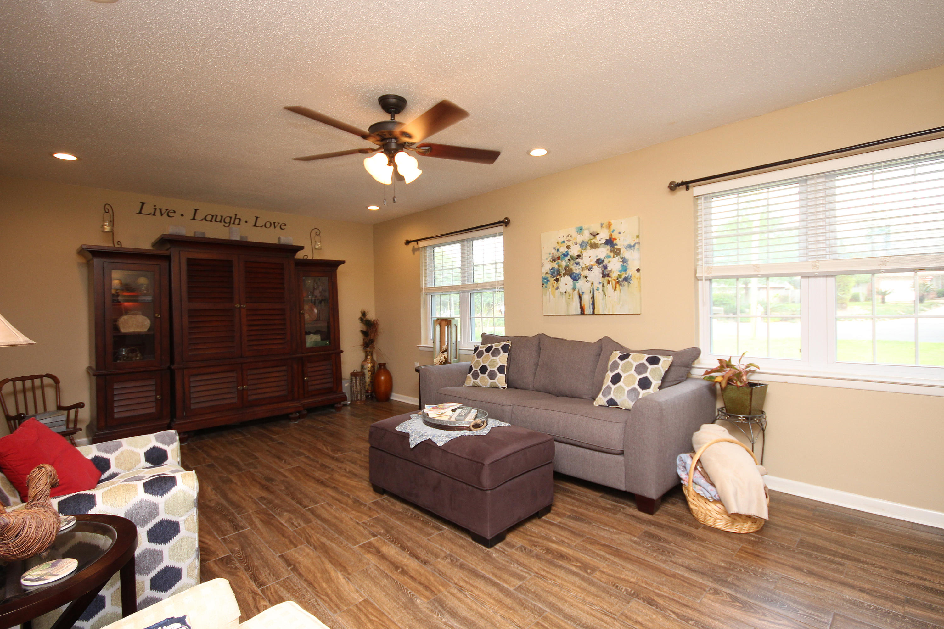 LAKE LORRAINE ESTATES 2 - Residential