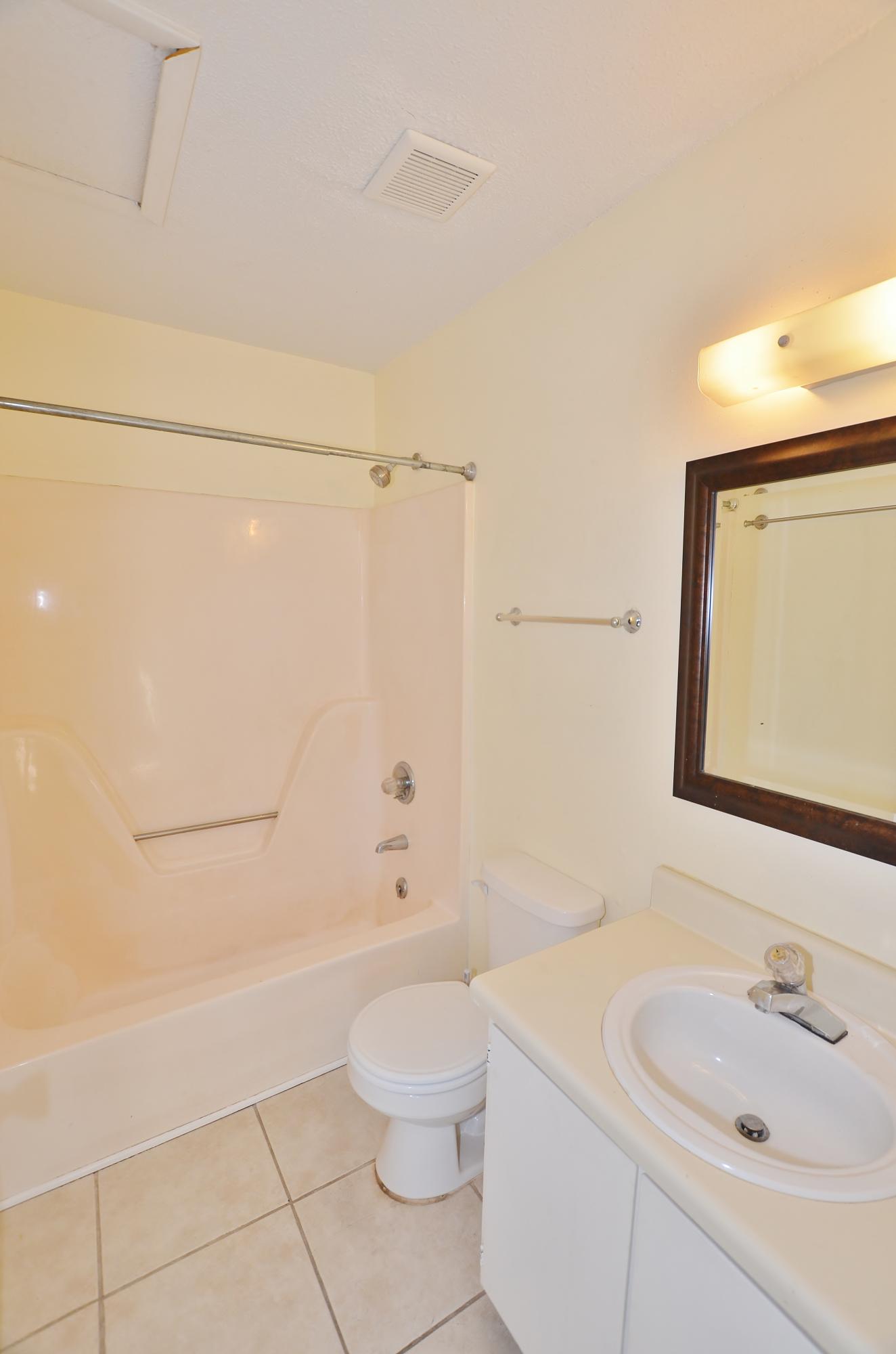 DESTIN RACQUET CLUB T/H - Residential Lease