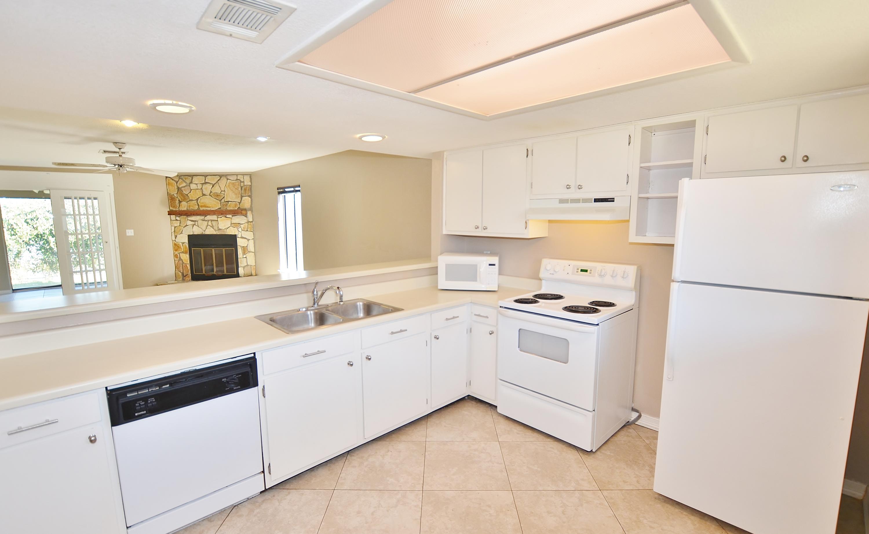 DESTIN RACQUET CLUB T/H - Residential Lease