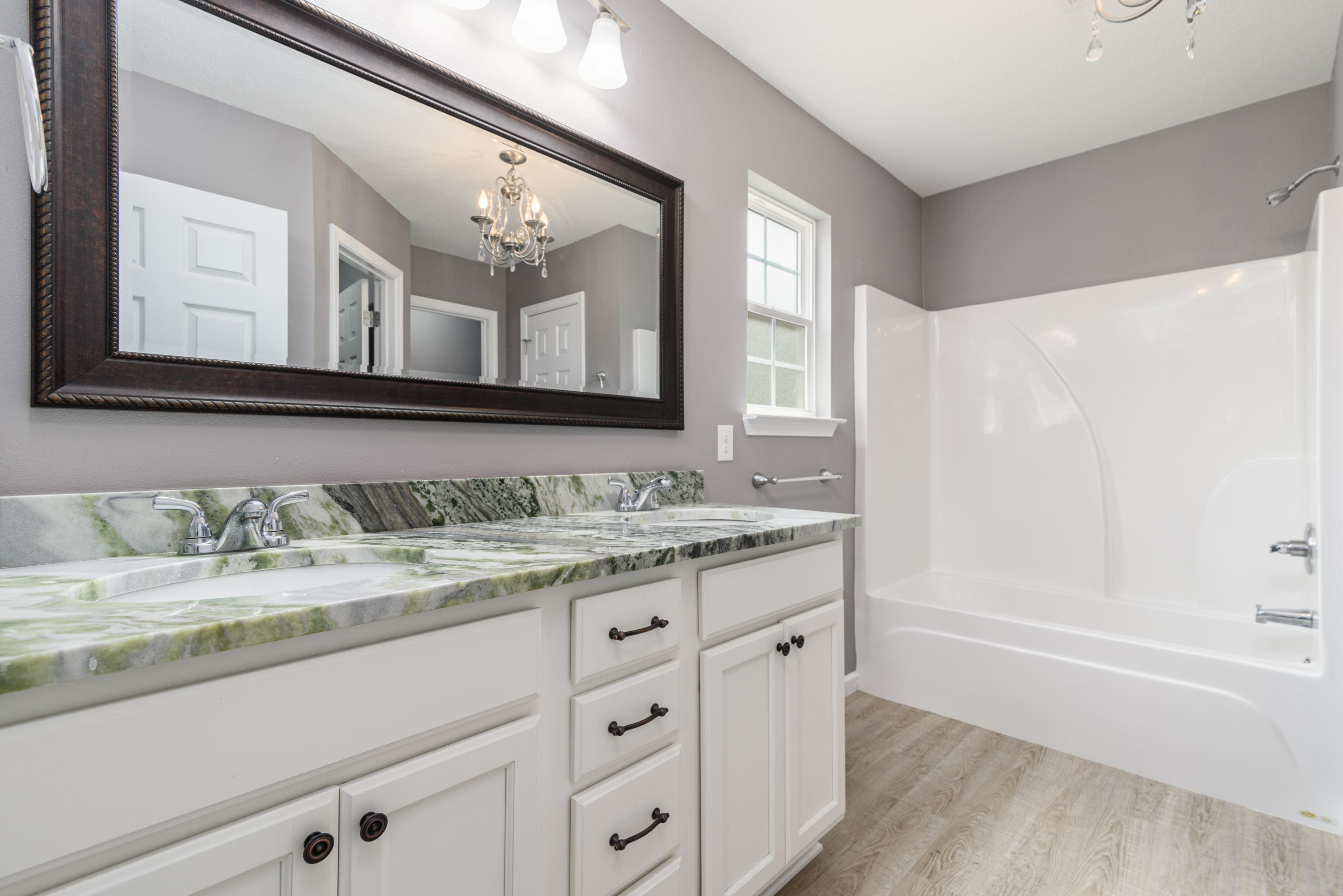 SHOAL TERRACE EST LOT 8 BLK A - Residential