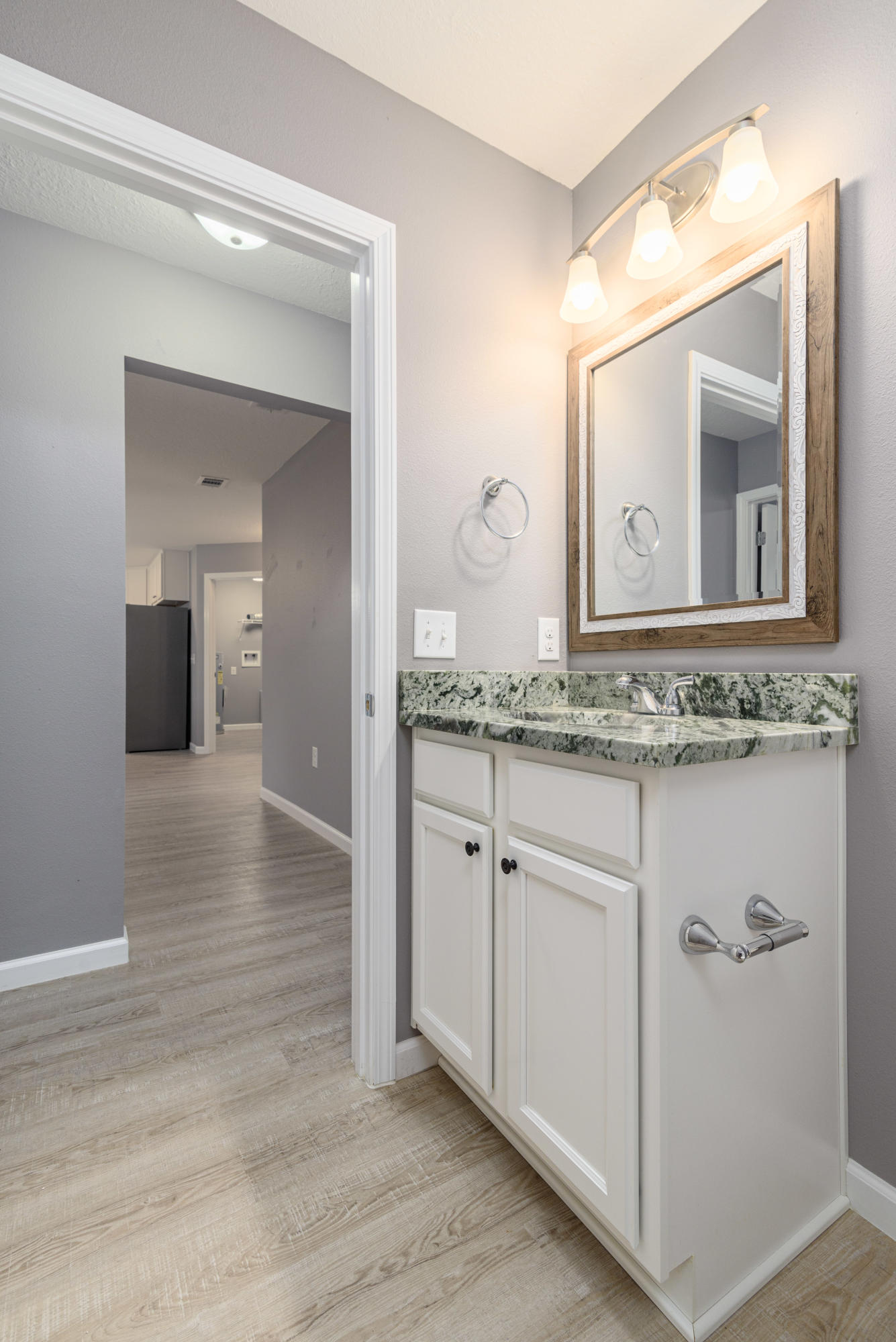 SHOAL TERRACE EST LOT 8 BLK A - Residential