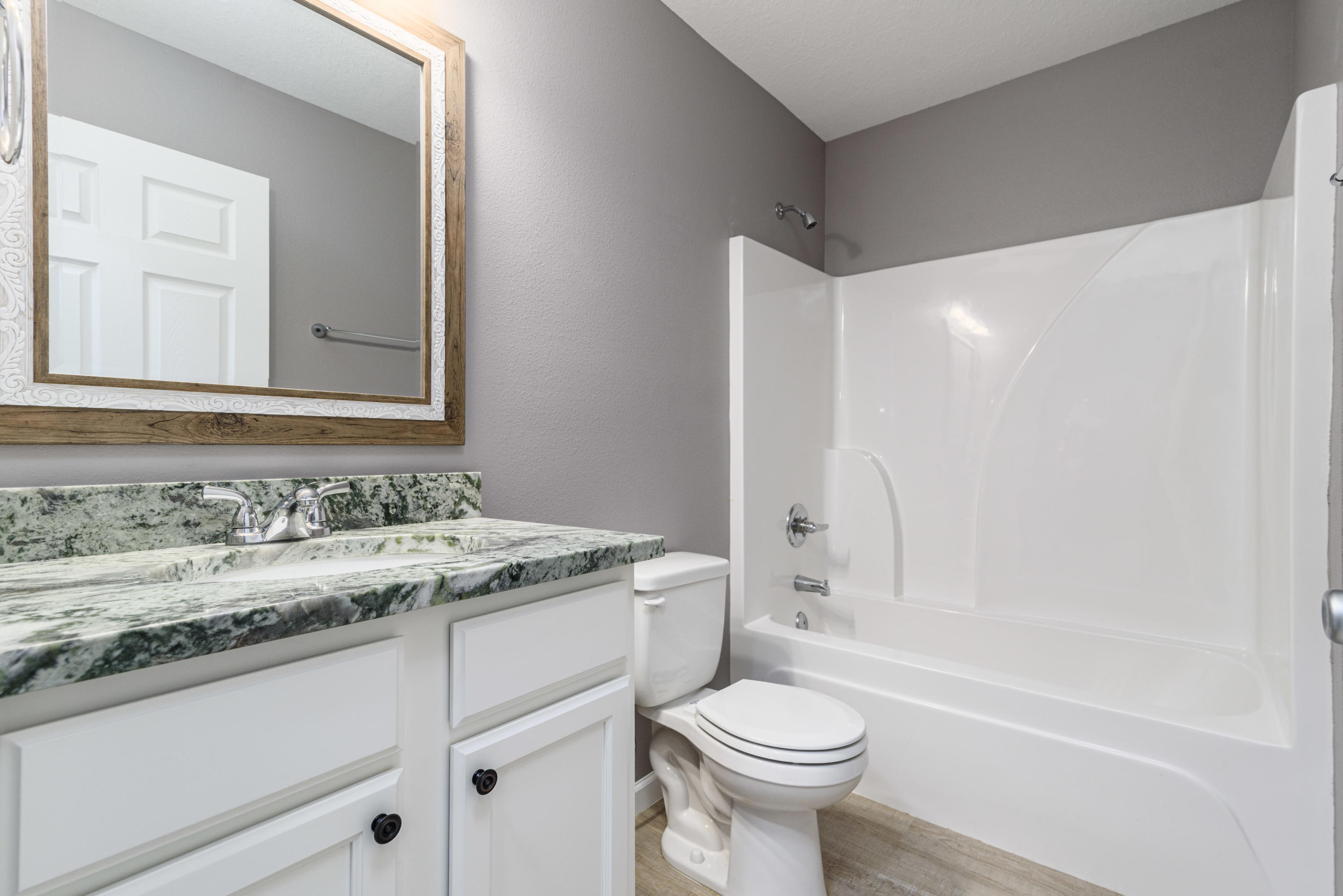 SHOAL TERRACE EST LOT 8 BLK A - Residential