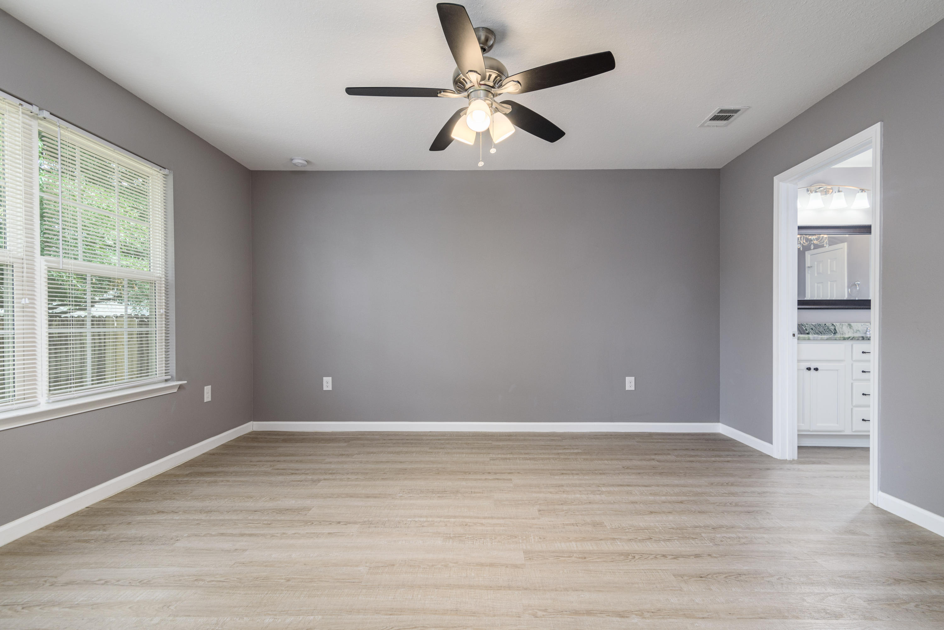 SHOAL TERRACE EST LOT 8 BLK A - Residential