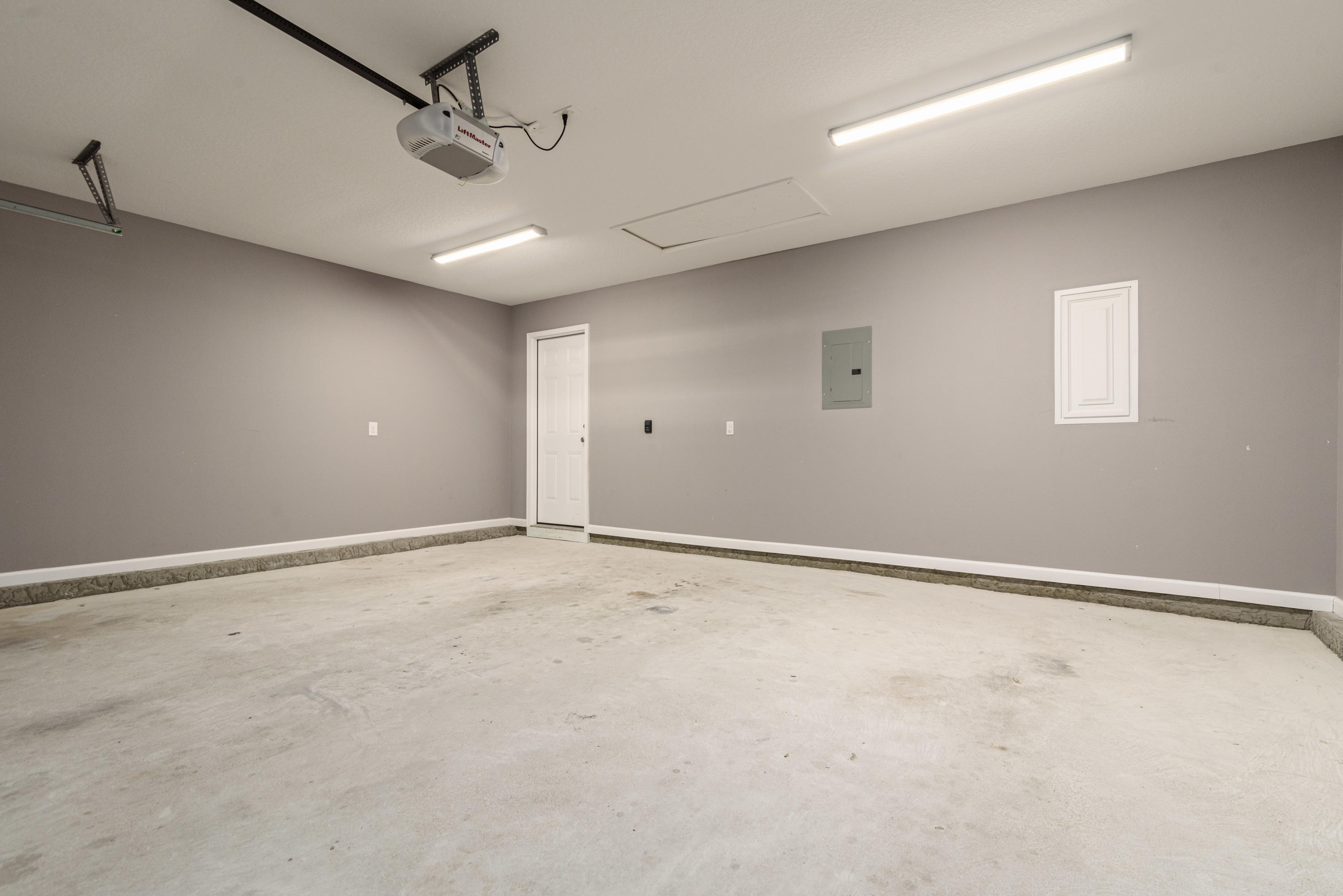 SHOAL TERRACE EST LOT 8 BLK A - Residential