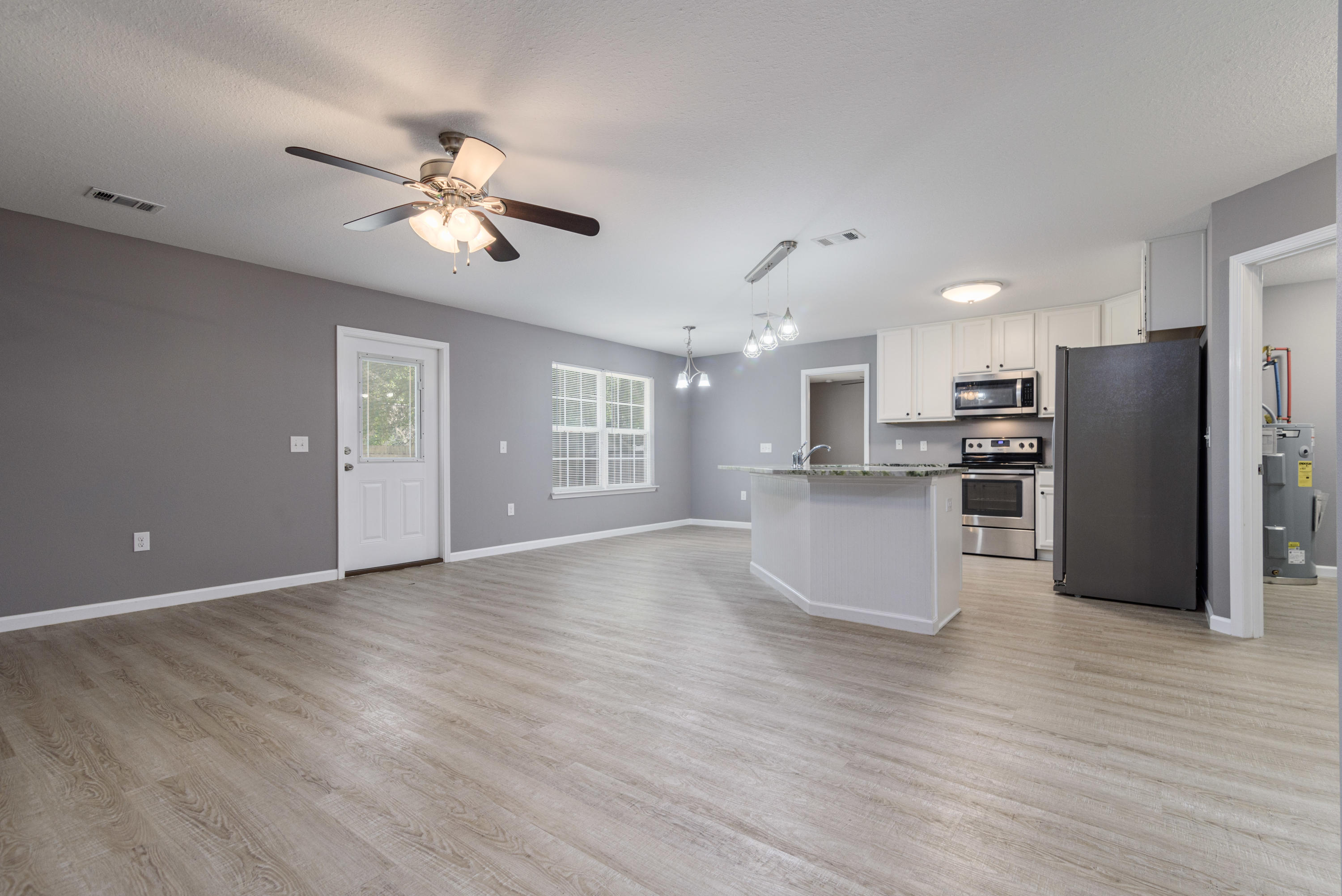 SHOAL TERRACE EST LOT 8 BLK A - Residential