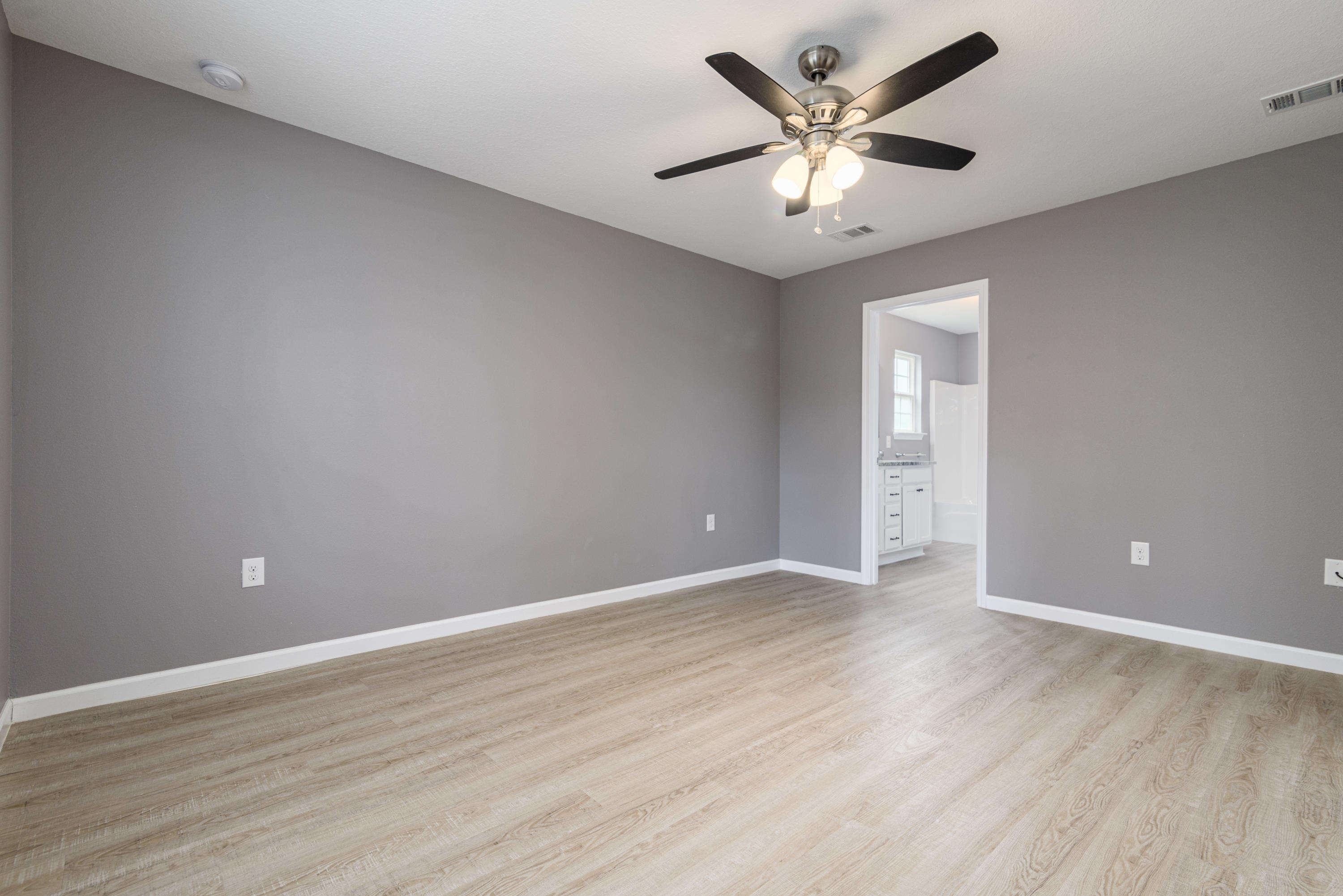 SHOAL TERRACE EST LOT 8 BLK A - Residential