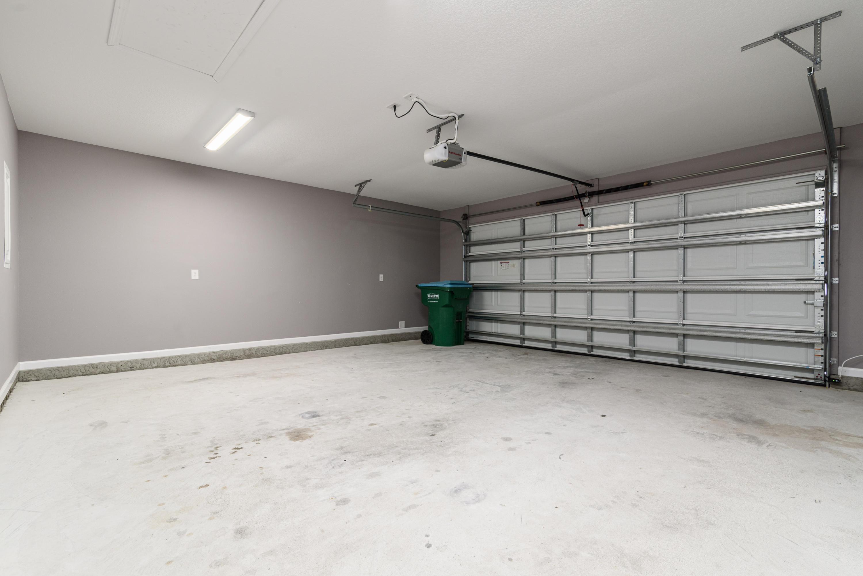 SHOAL TERRACE EST LOT 8 BLK A - Residential