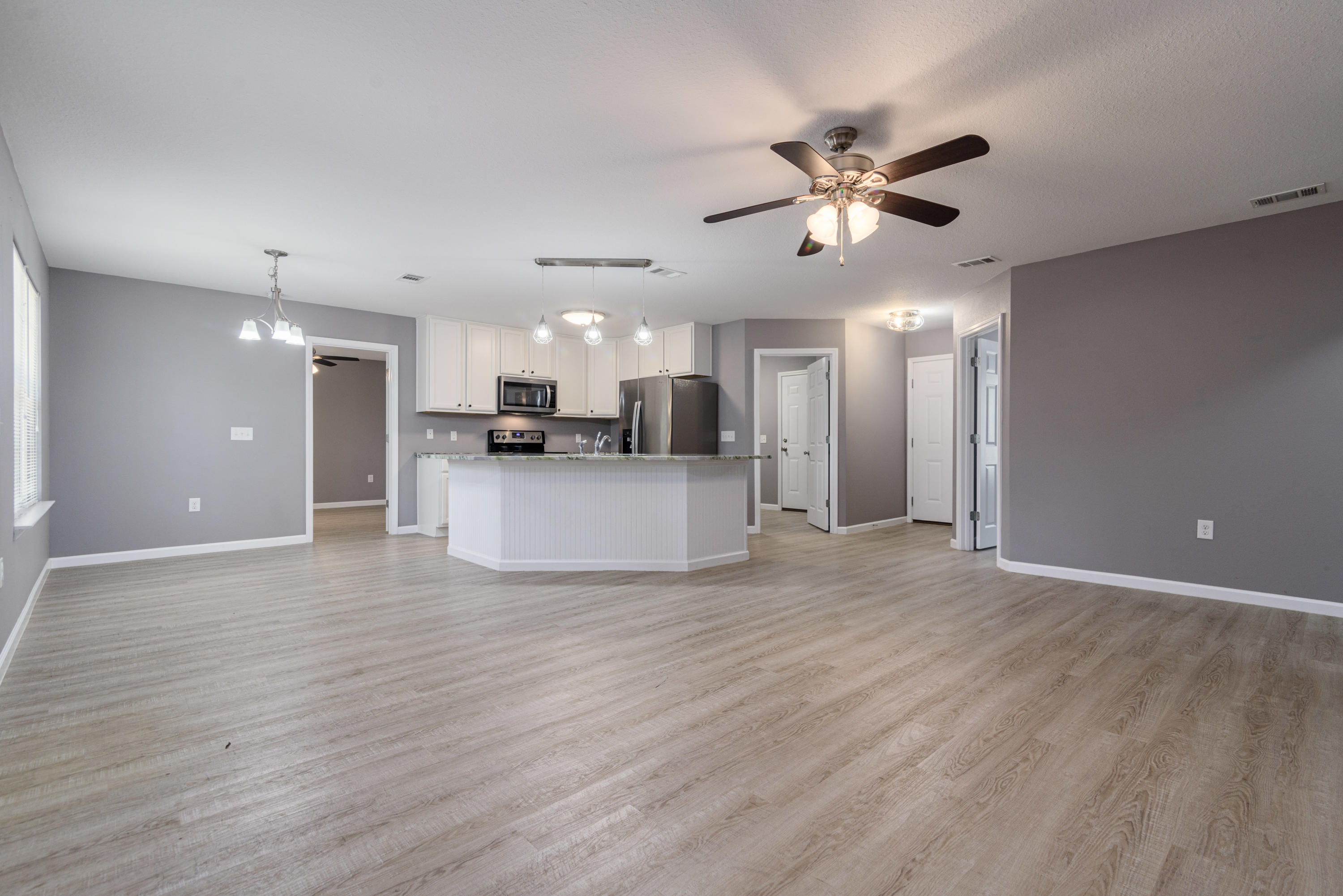 SHOAL TERRACE EST LOT 8 BLK A - Residential