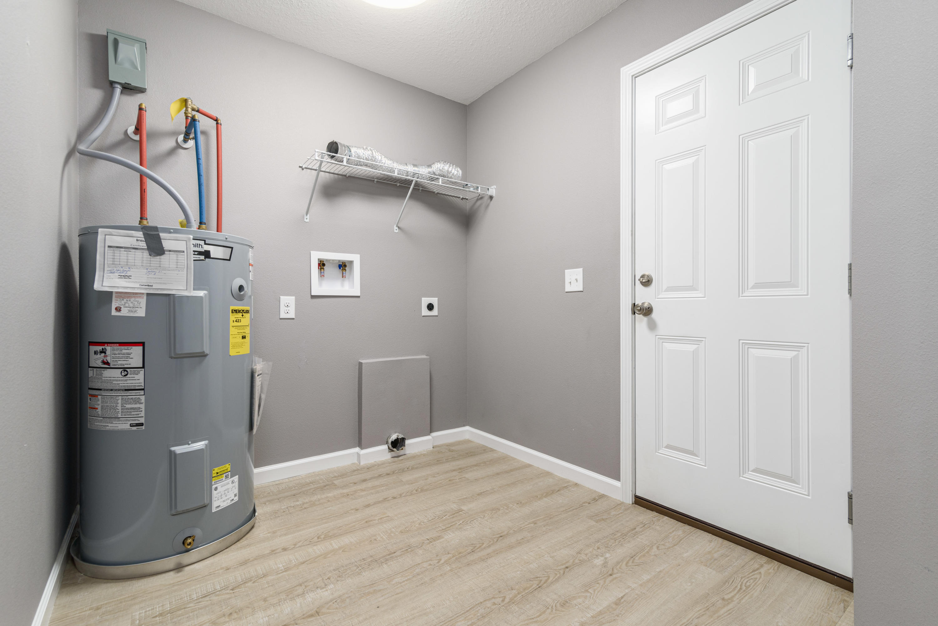 SHOAL TERRACE EST LOT 8 BLK A - Residential