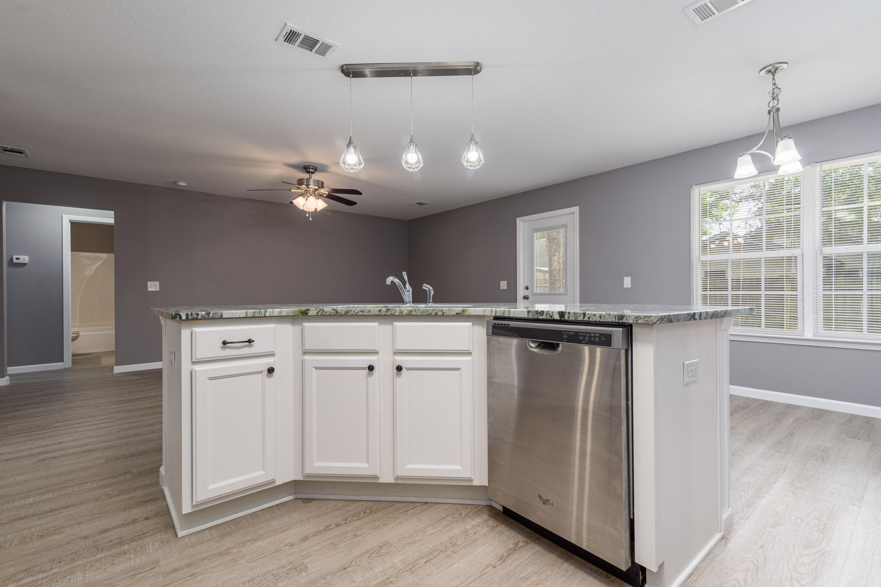 SHOAL TERRACE EST LOT 8 BLK A - Residential