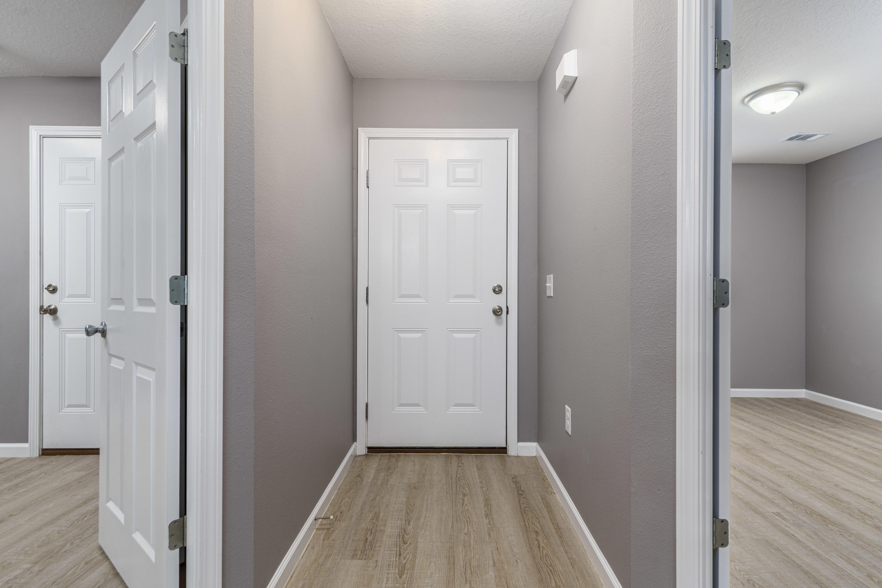 SHOAL TERRACE EST LOT 8 BLK A - Residential