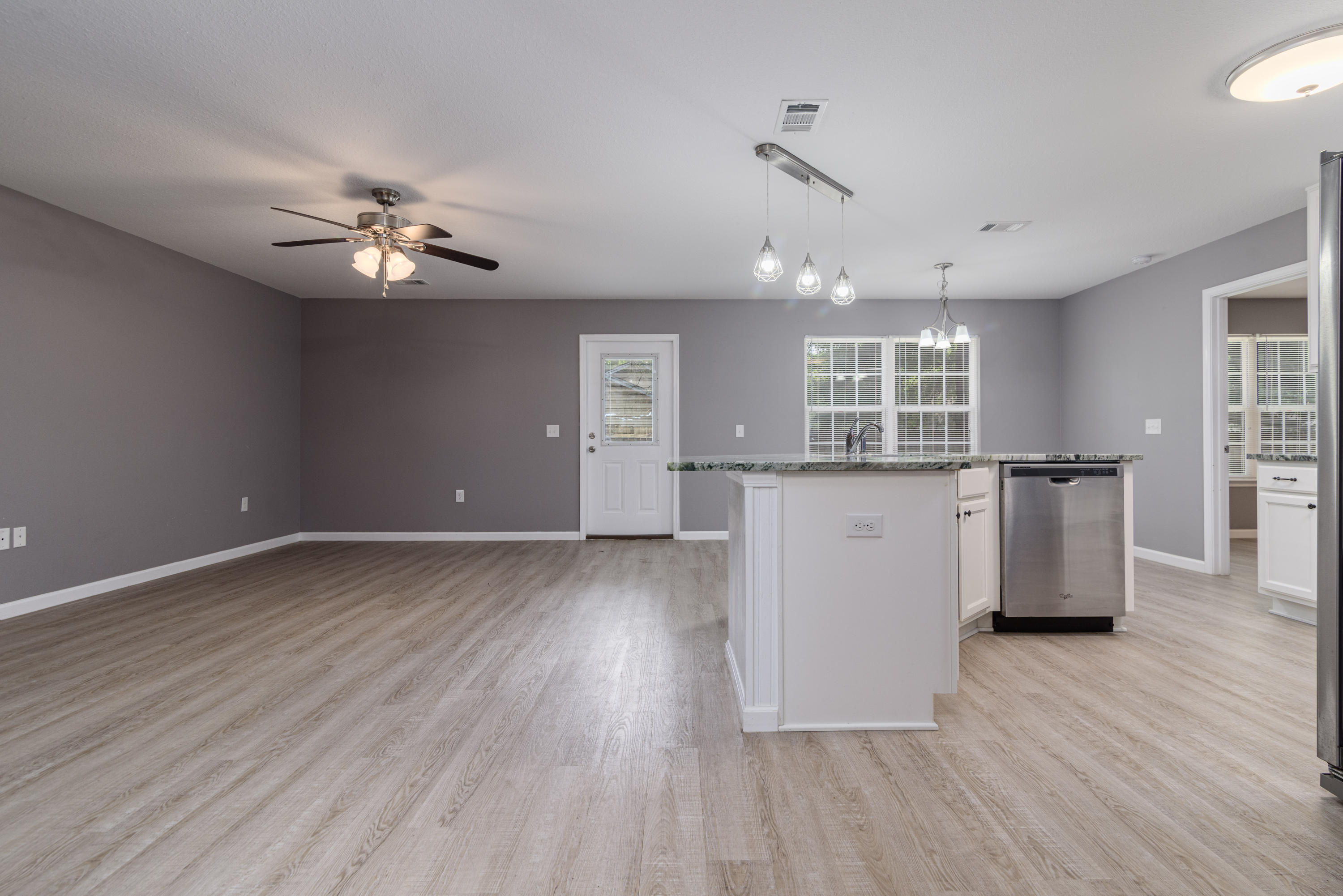 SHOAL TERRACE EST LOT 8 BLK A - Residential