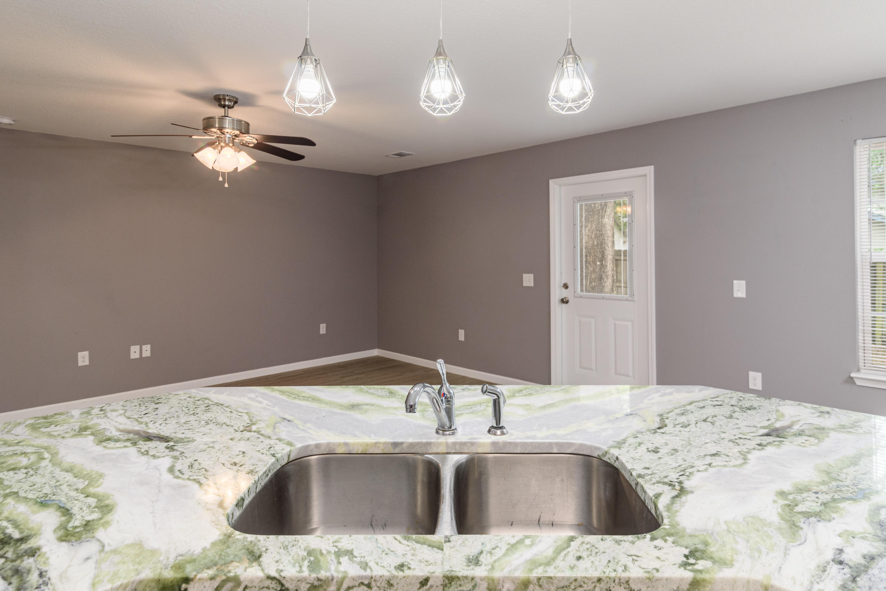 SHOAL TERRACE EST LOT 8 BLK A - Residential