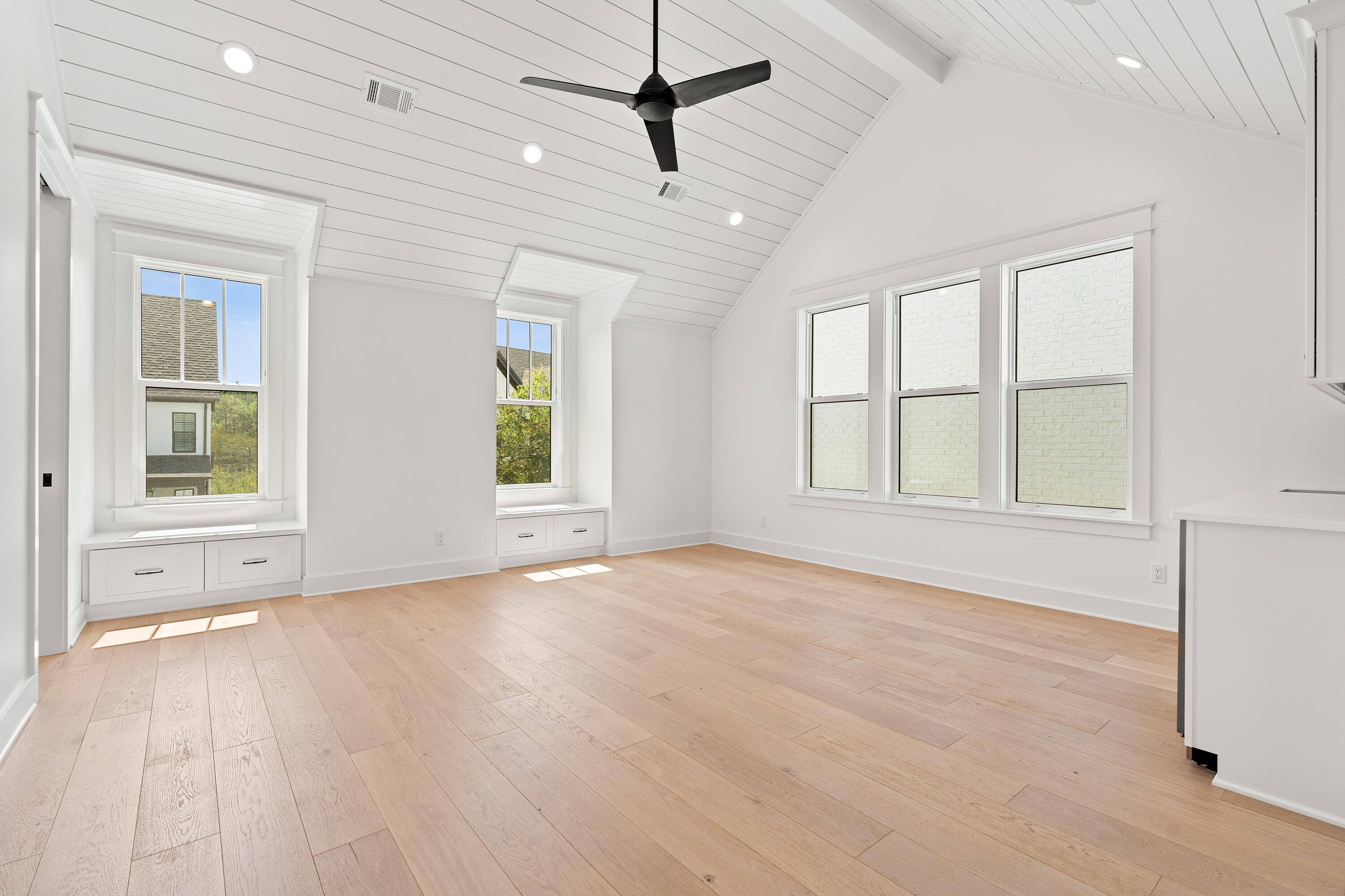 RIDGEWALK - Residential