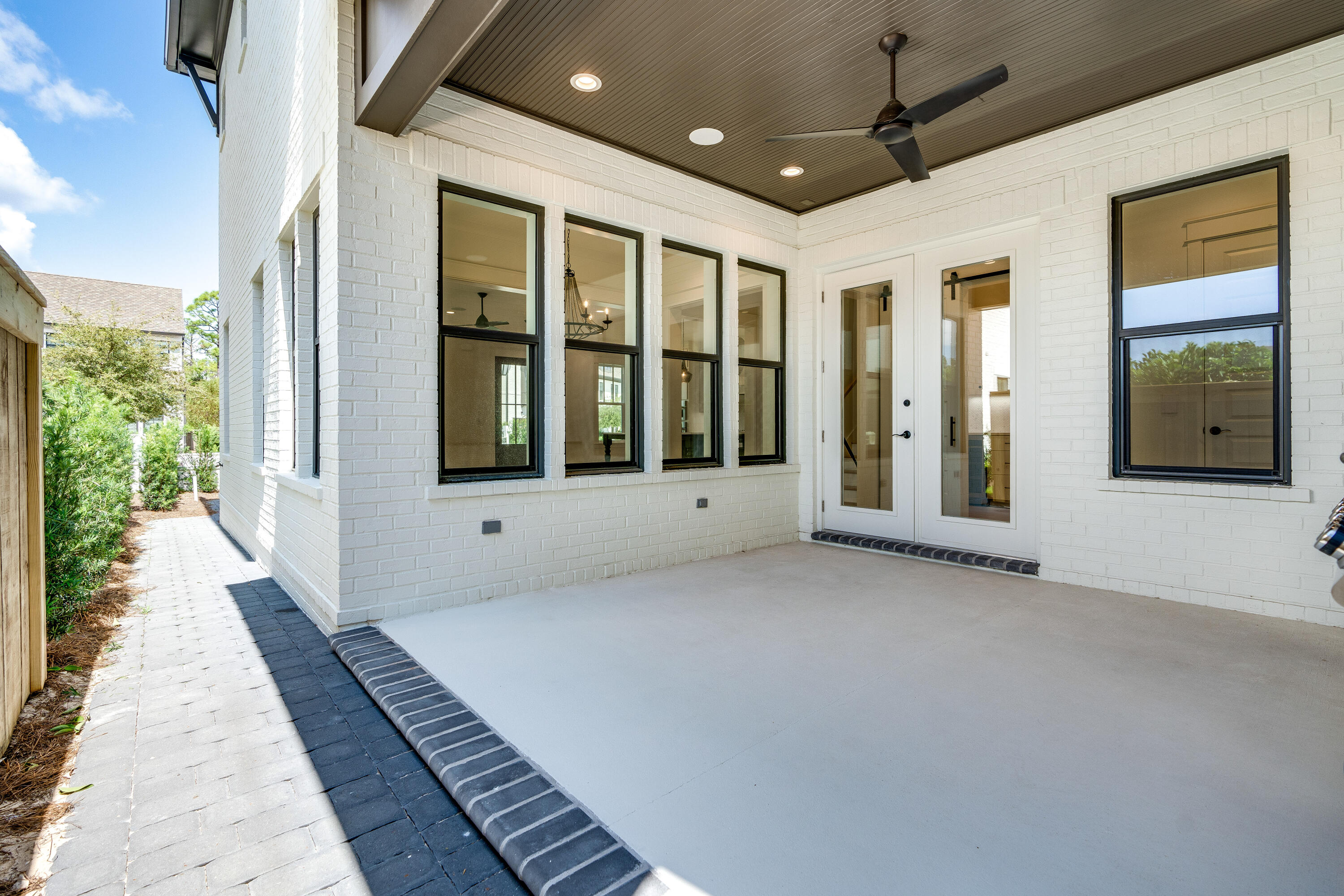 RIDGEWALK - Residential