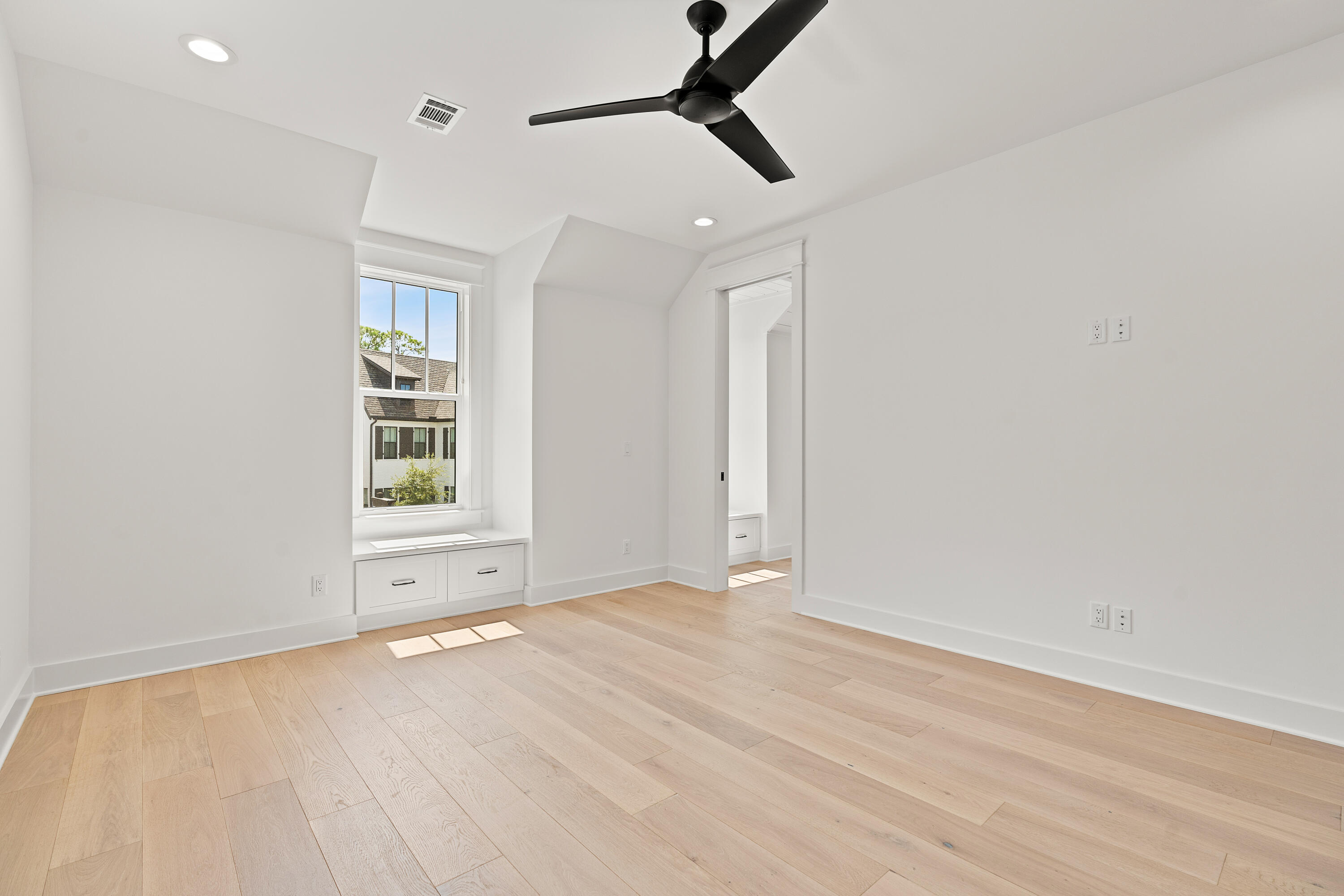 RIDGEWALK - Residential