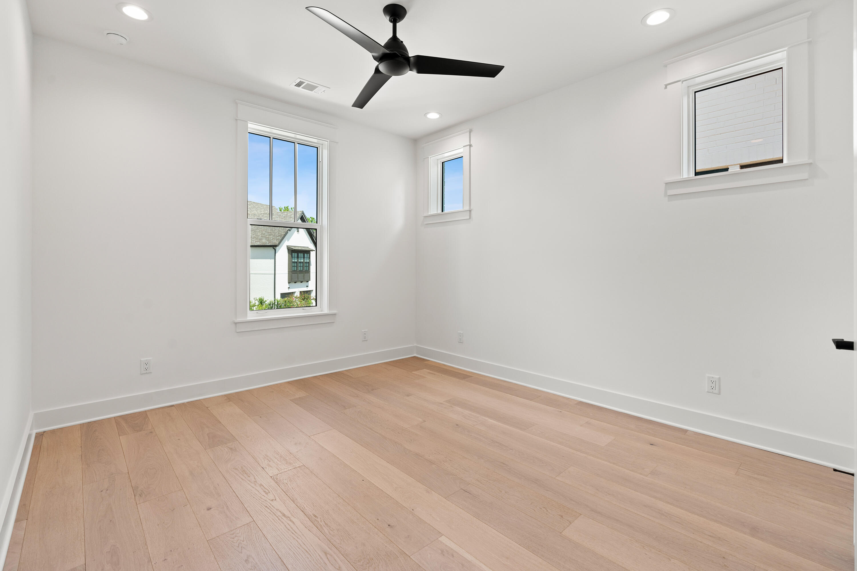 RIDGEWALK - Residential