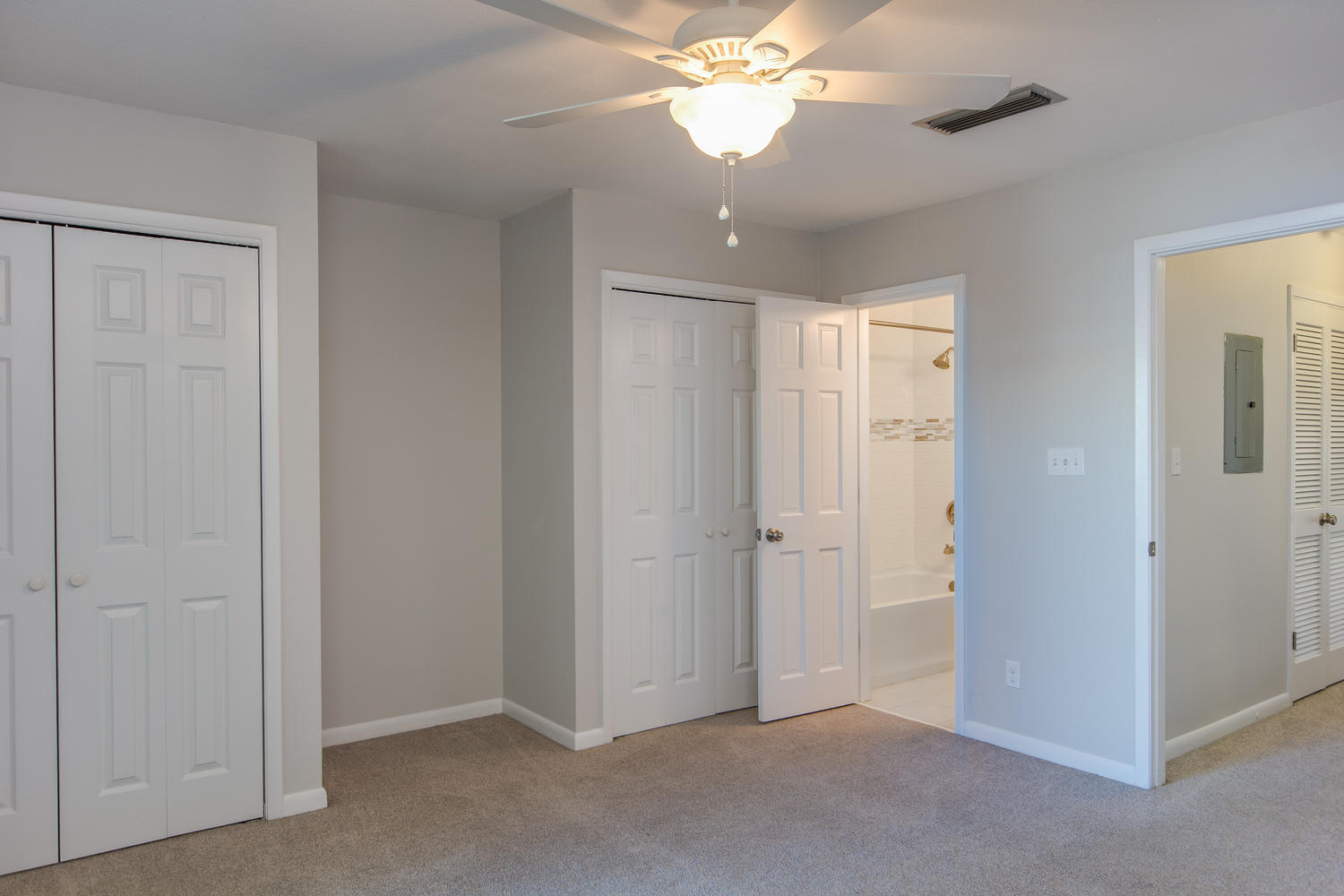 CLIPPER COVE T/H - Residential