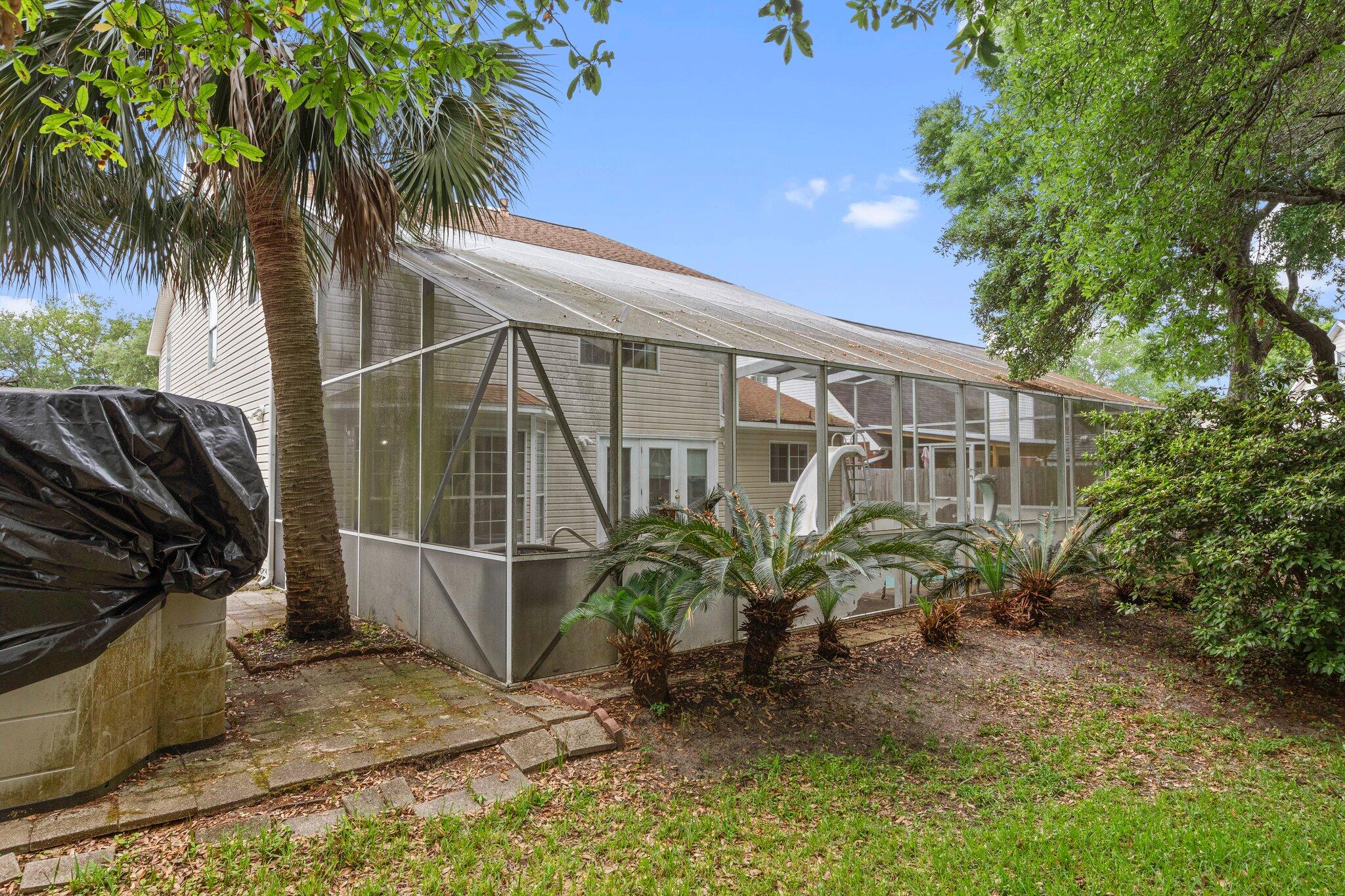 SHALIMAR COMMONS - Residential