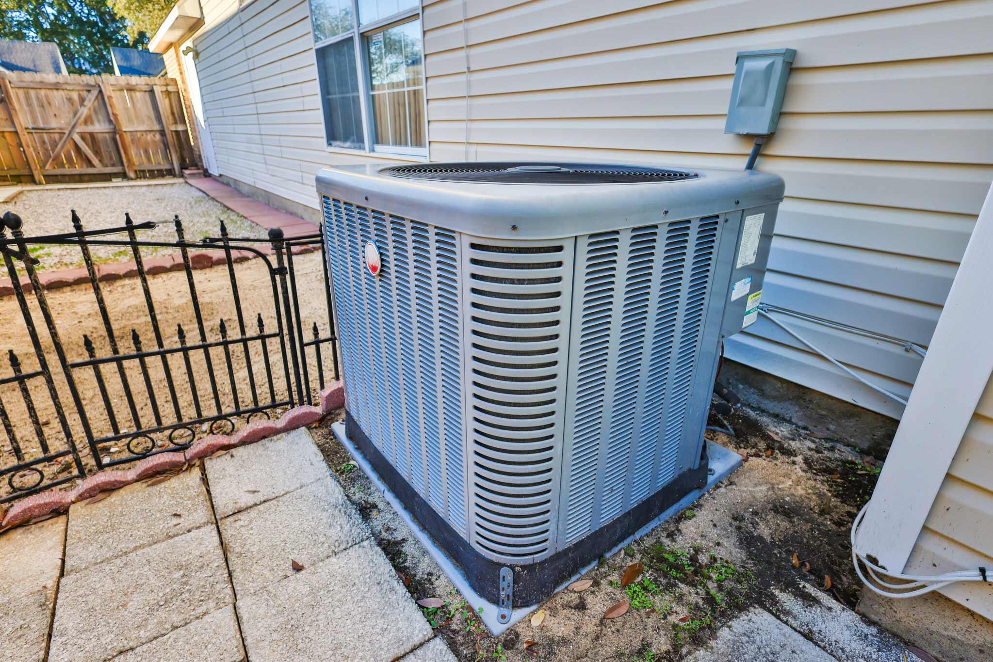 SHALIMAR COMMONS - Residential