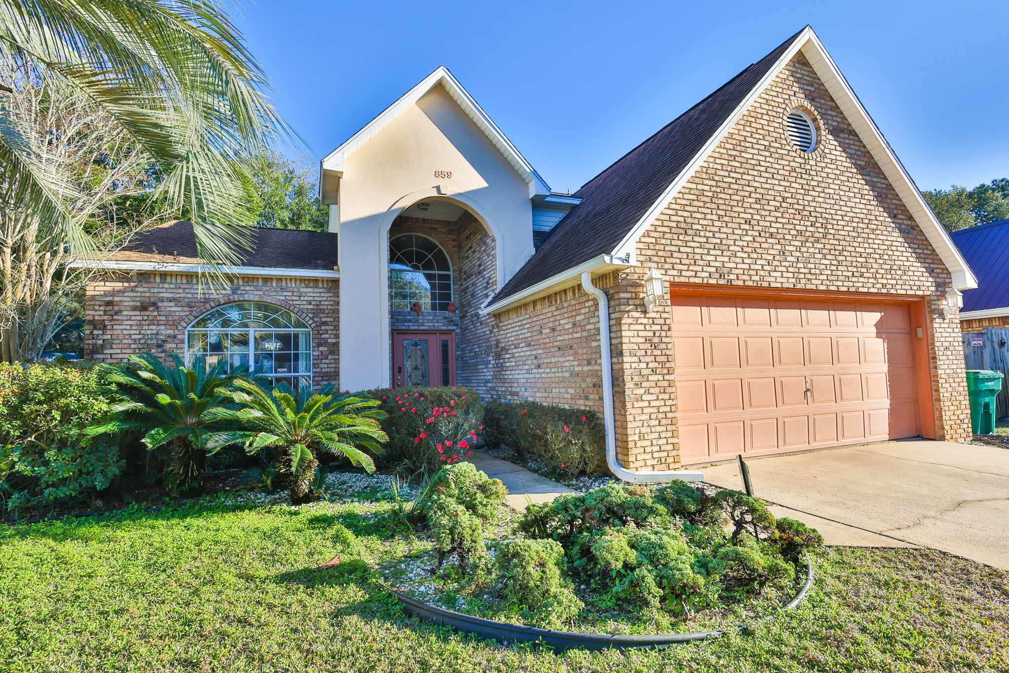 SHALIMAR COMMONS - Residential