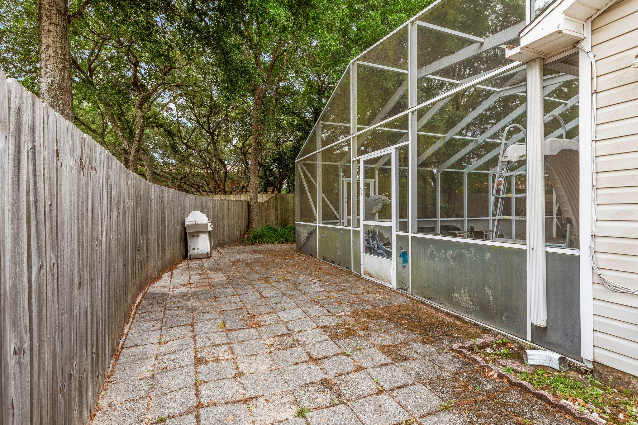 SHALIMAR COMMONS - Residential