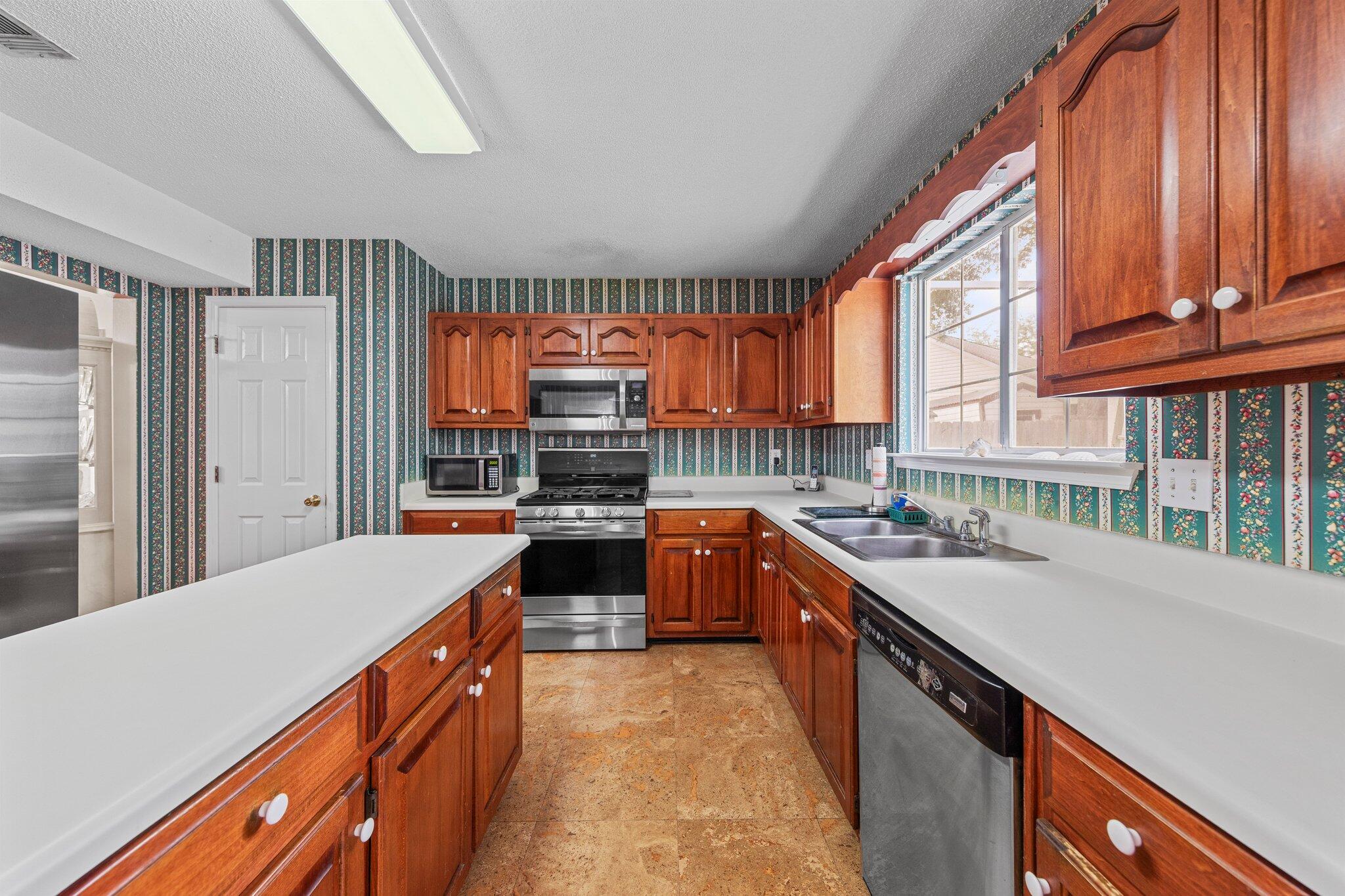 SHALIMAR COMMONS - Residential