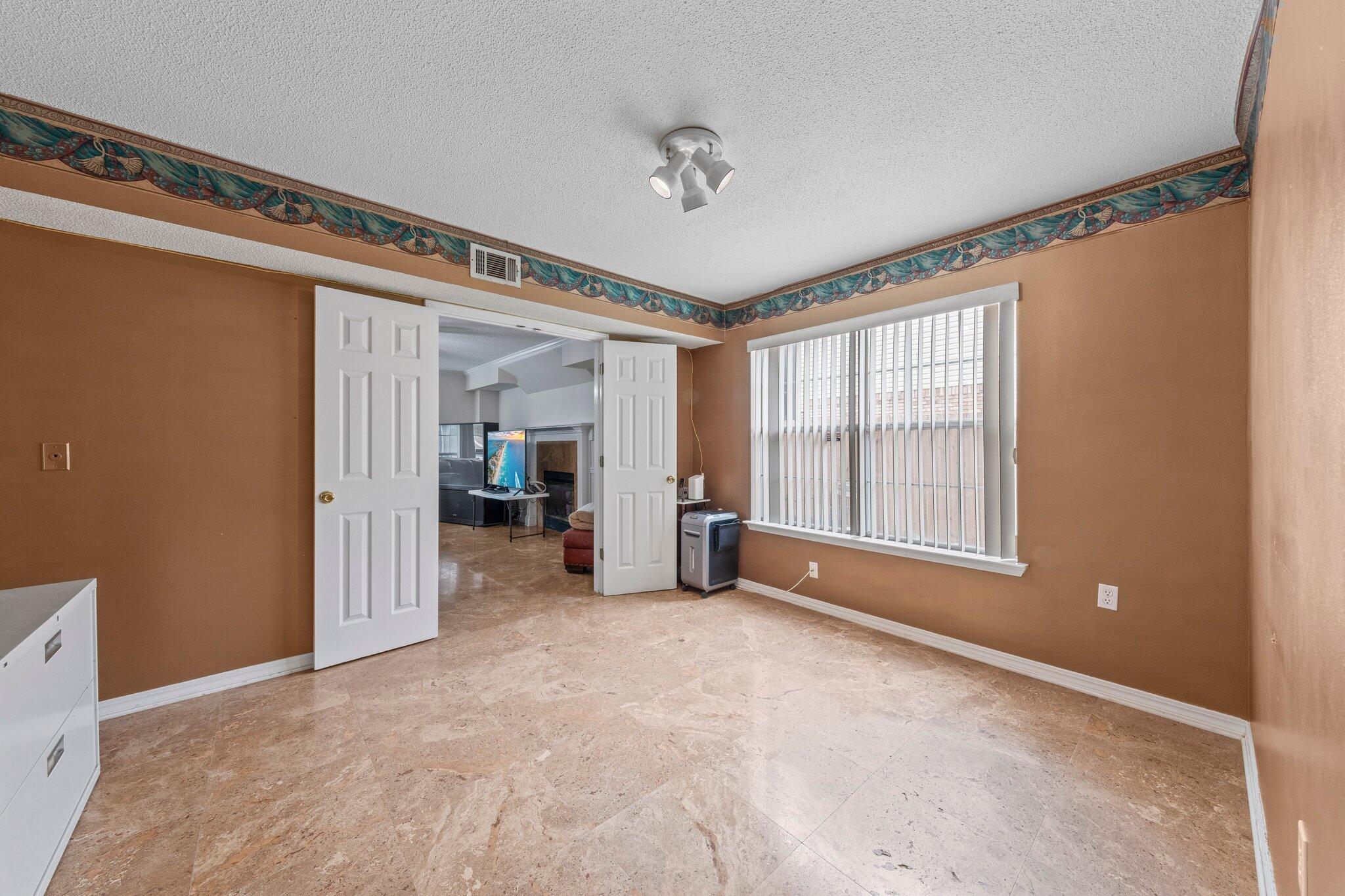 SHALIMAR COMMONS - Residential
