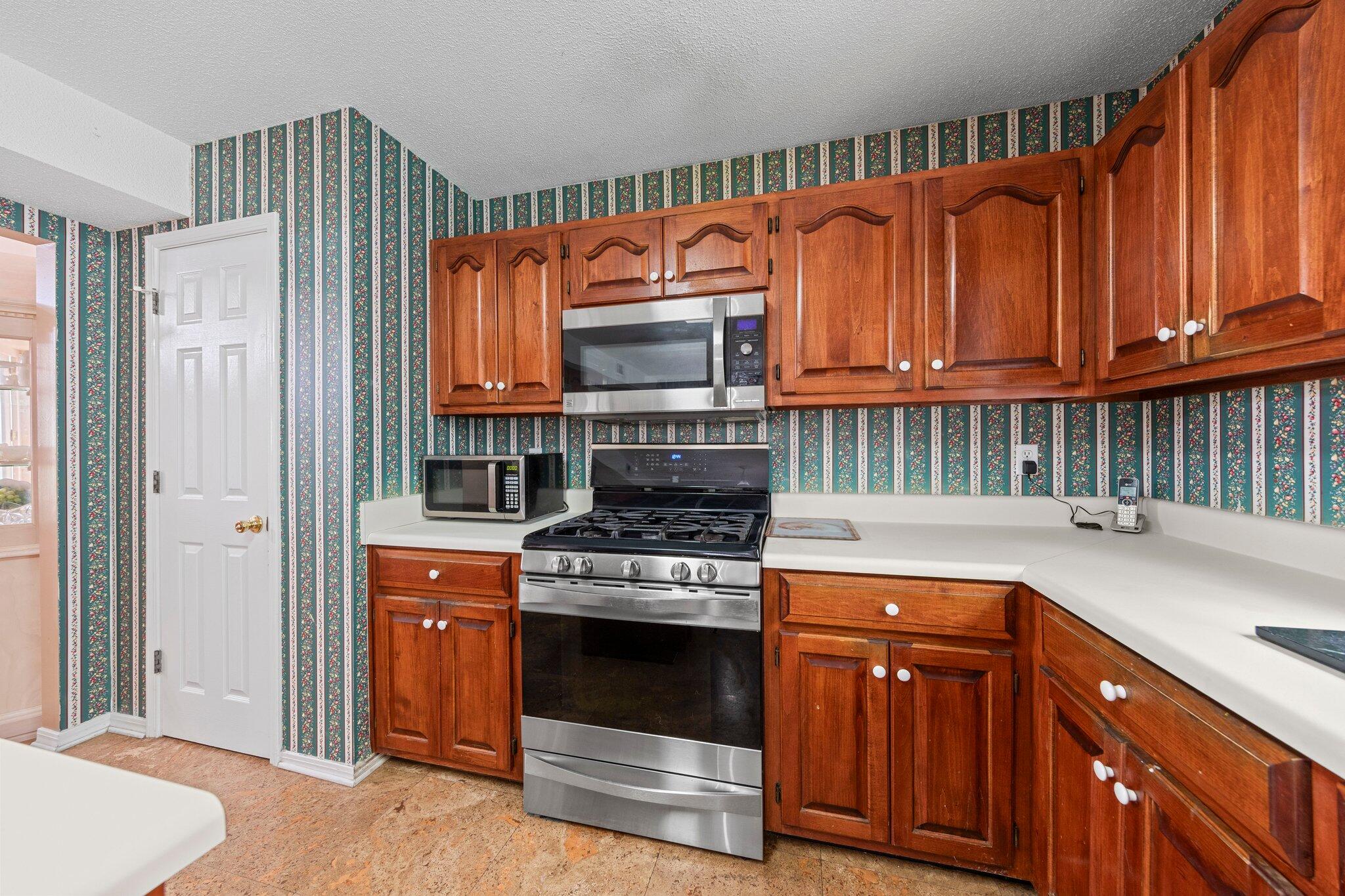 SHALIMAR COMMONS - Residential