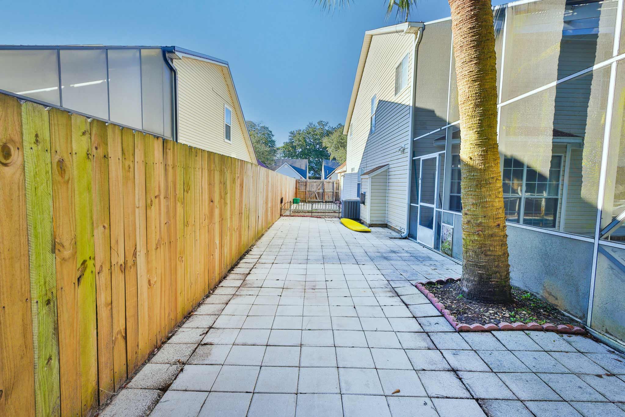 SHALIMAR COMMONS - Residential