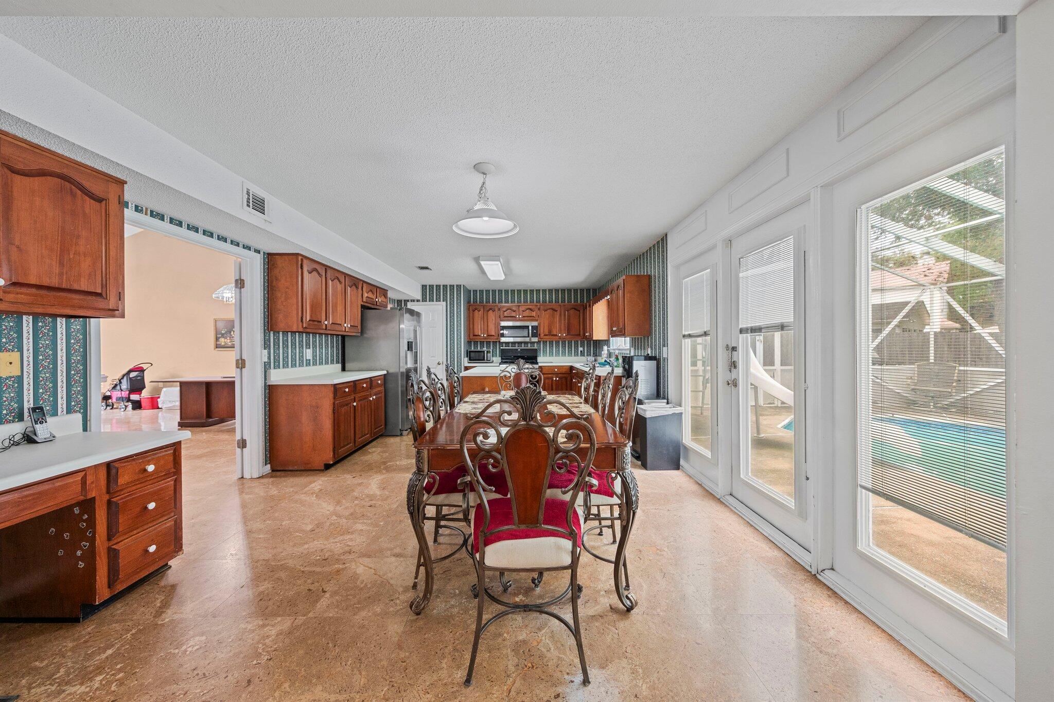 SHALIMAR COMMONS - Residential