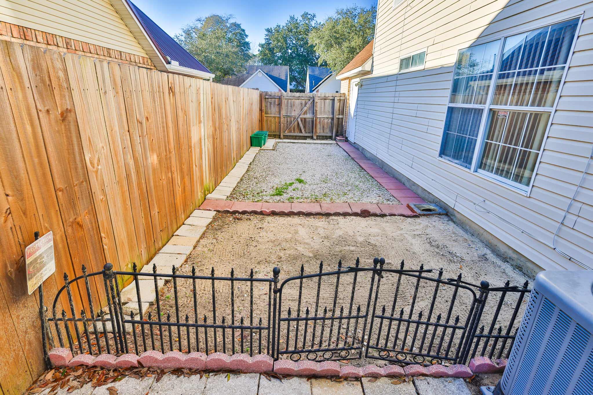 SHALIMAR COMMONS - Residential