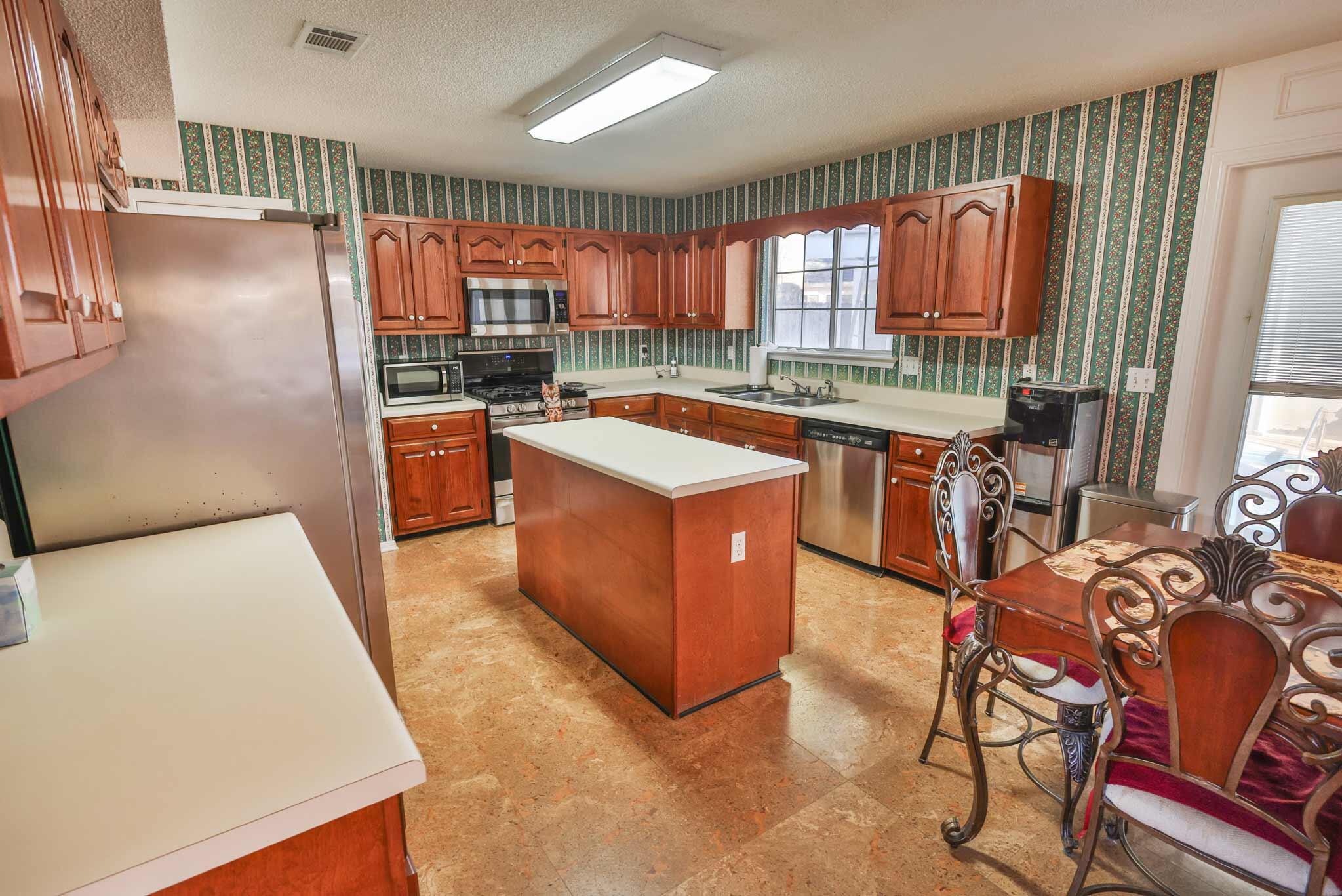 SHALIMAR COMMONS - Residential