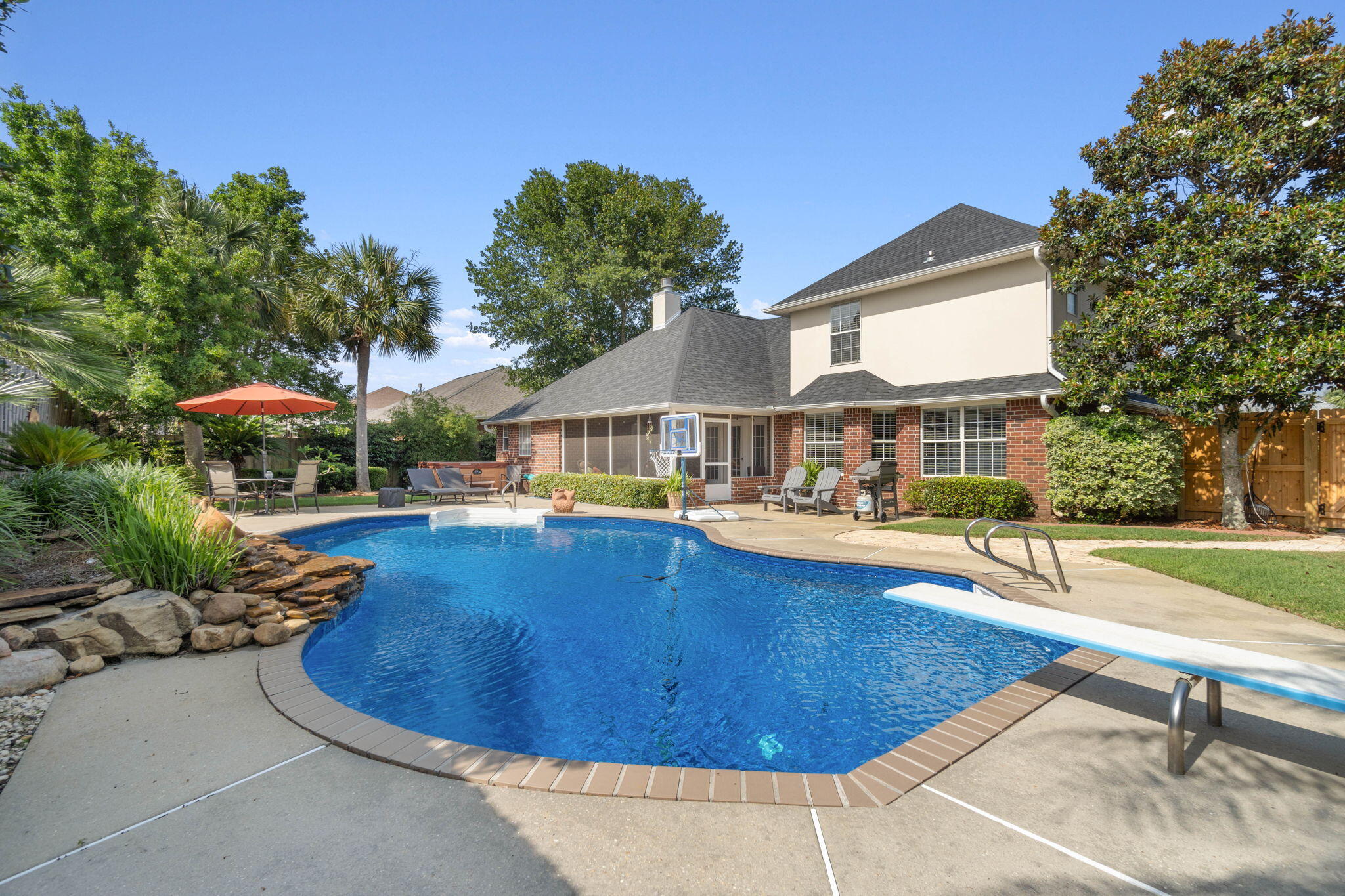 HERITAGE PARK - Residential