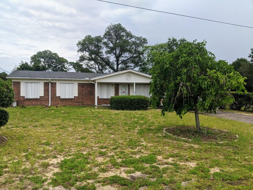 Investor alert! There are lots of possibilities in this charming Port Dixie home. Never a rental, this 4/2 has potential to flip to sell or update to rent. Aluminum wiring present. Fenced backyard. Contract subject to probate court approval.