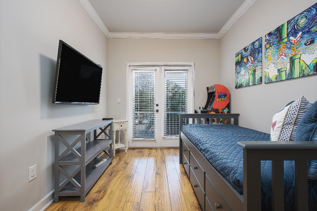 EMERALD BREEZE ESTATES - Residential