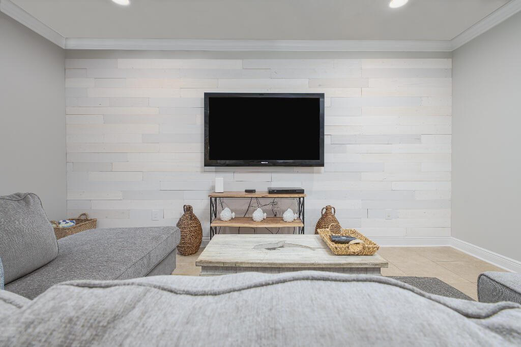 EMERALD BREEZE ESTATES - Residential