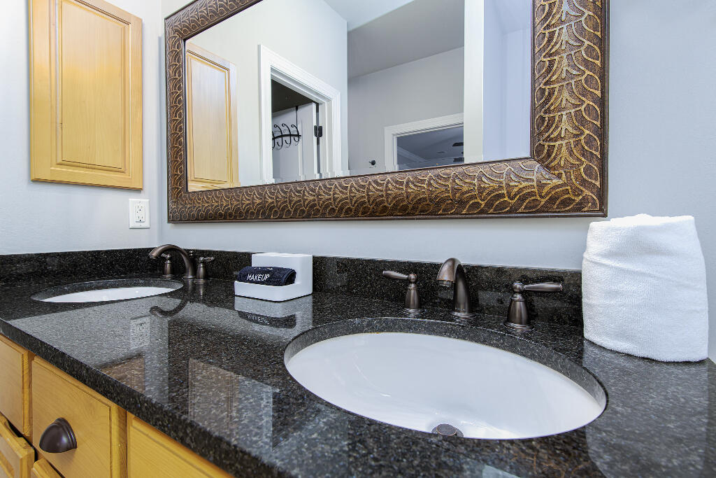 EMERALD BREEZE ESTATES - Residential