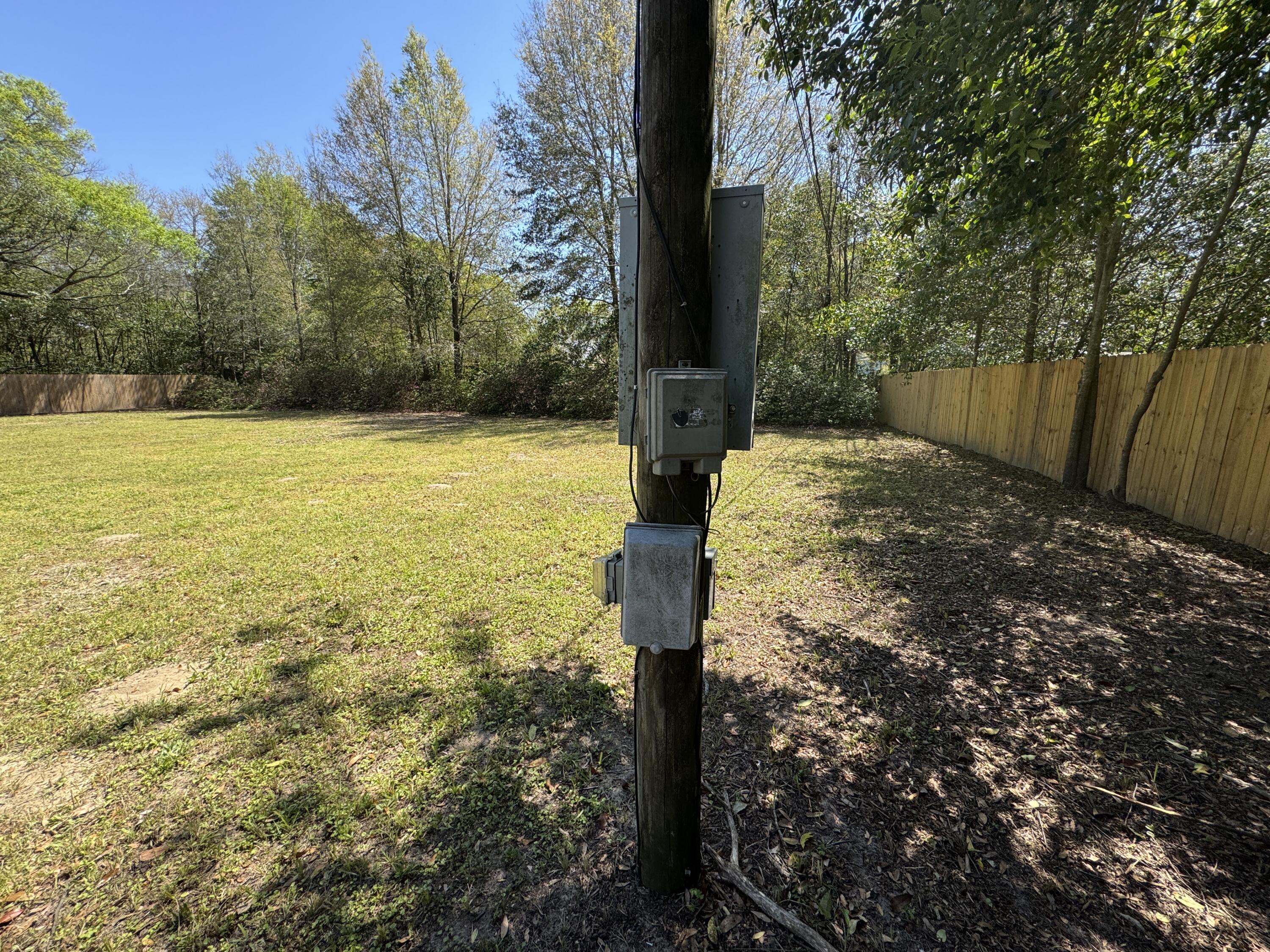 OAKDALE MINI FARMS - Land