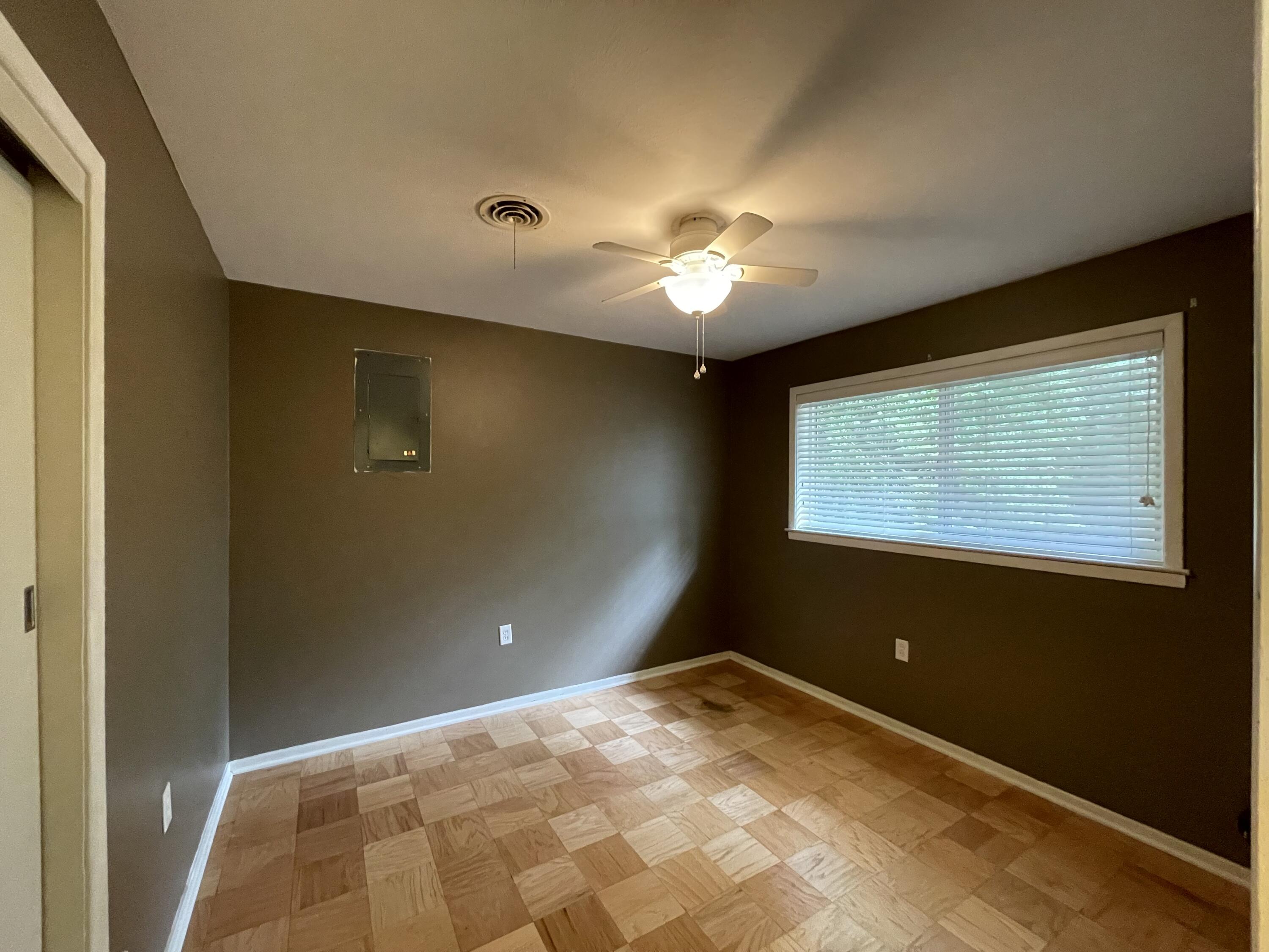 COLONIAL ESTATES - Residential