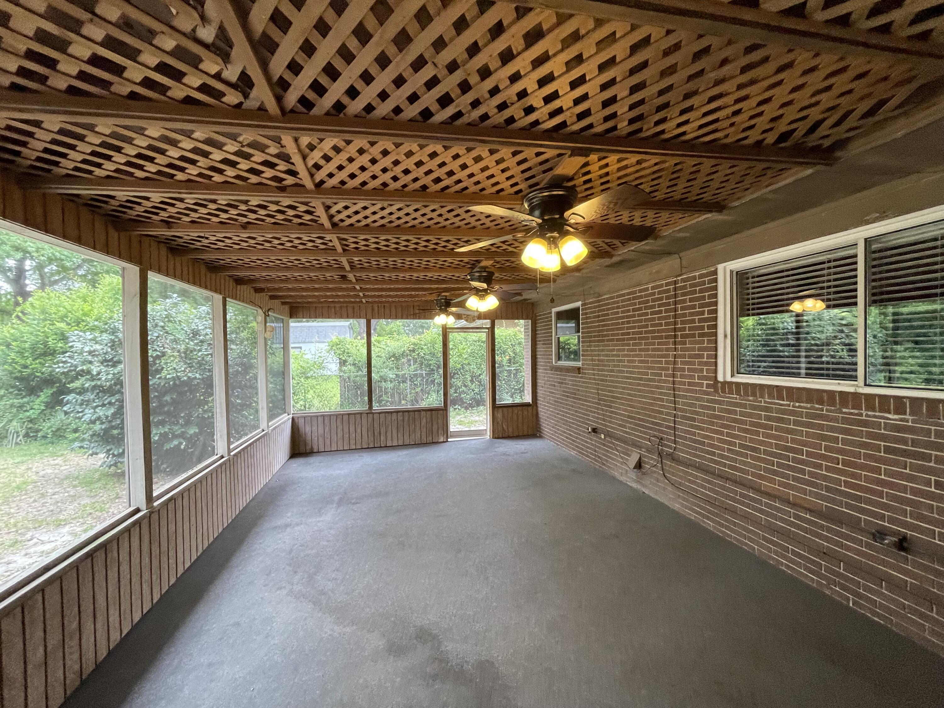 COLONIAL ESTATES - Residential
