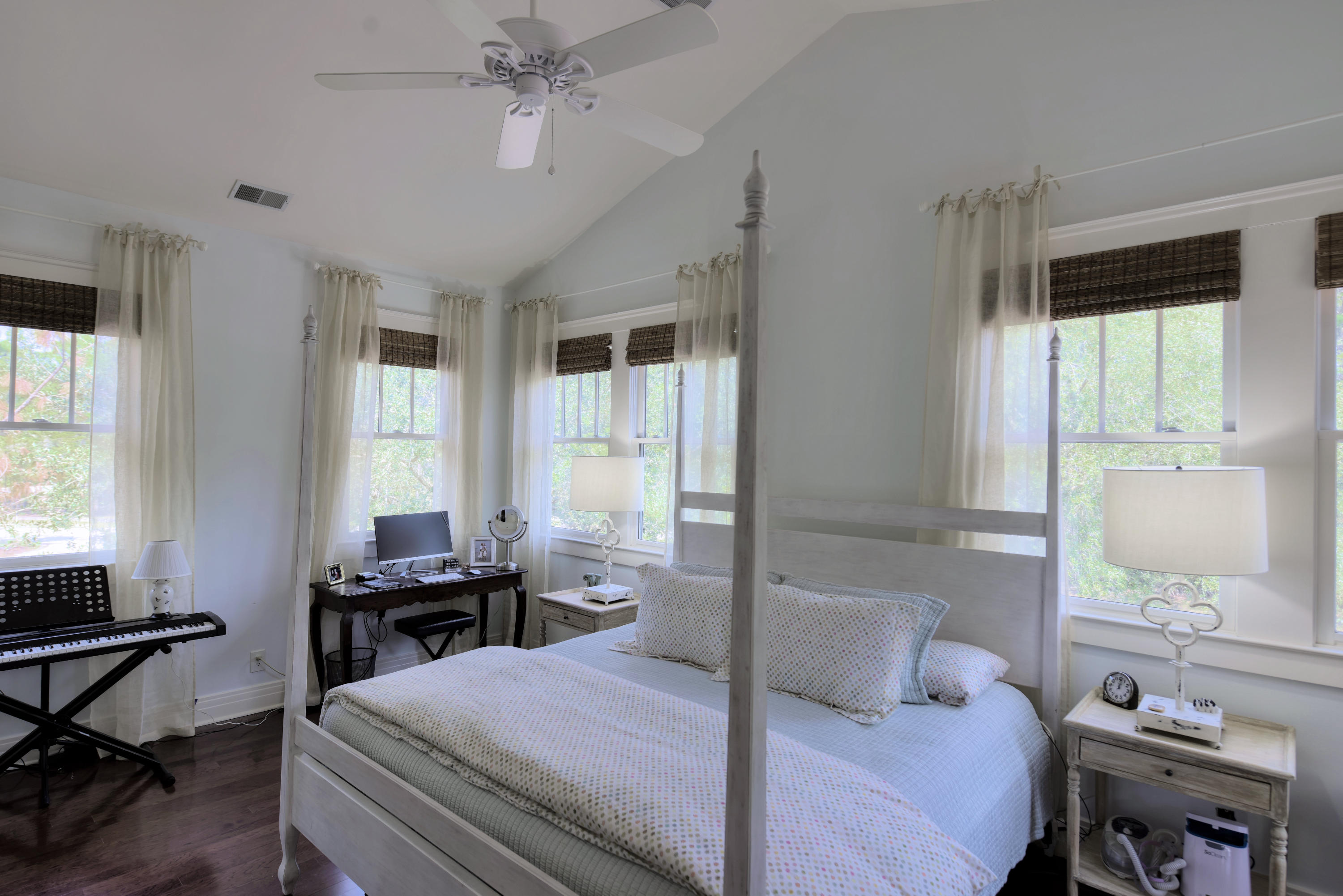 WILD HERON - Residential