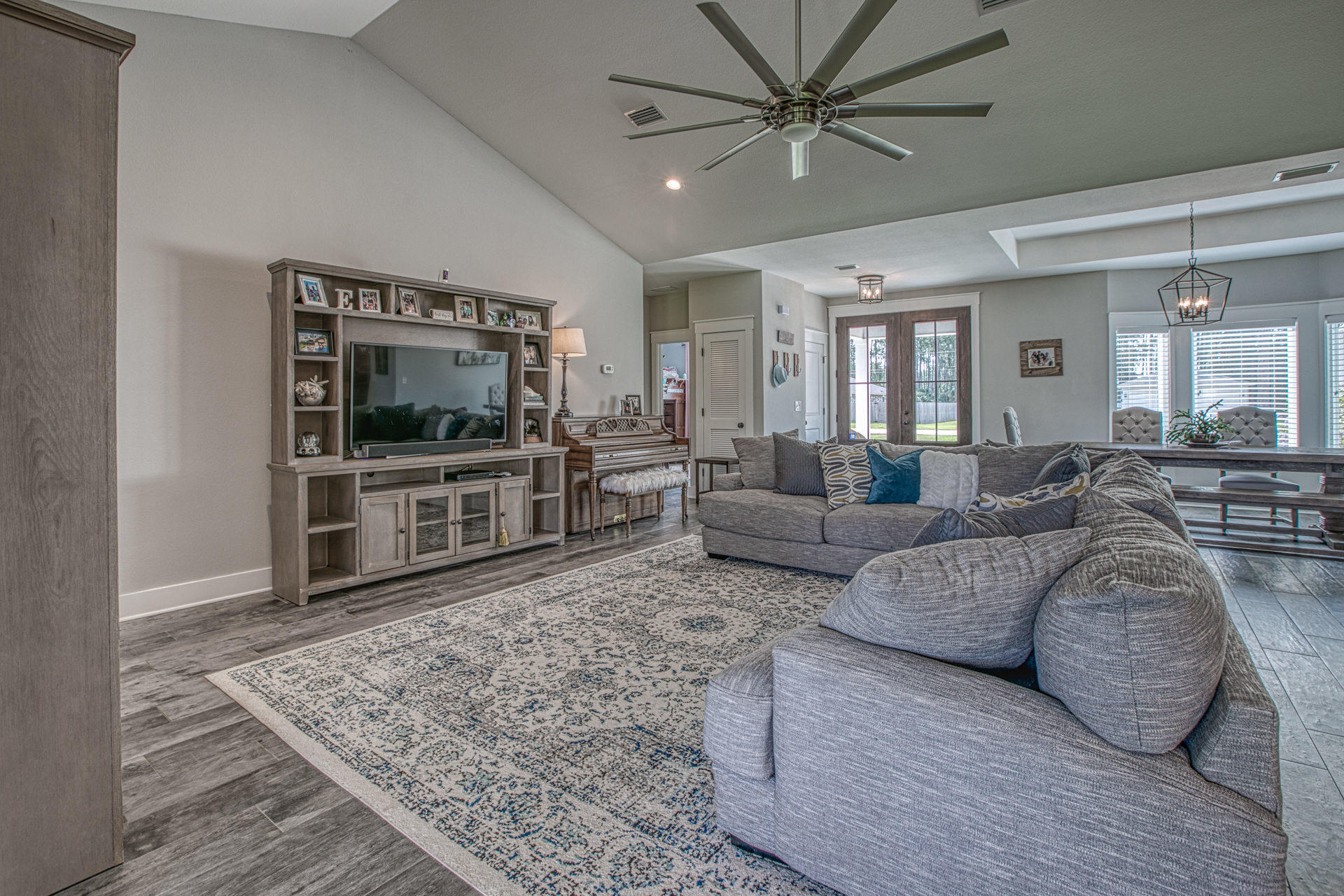 NAVARRE S/D 1ST ADDN - Residential